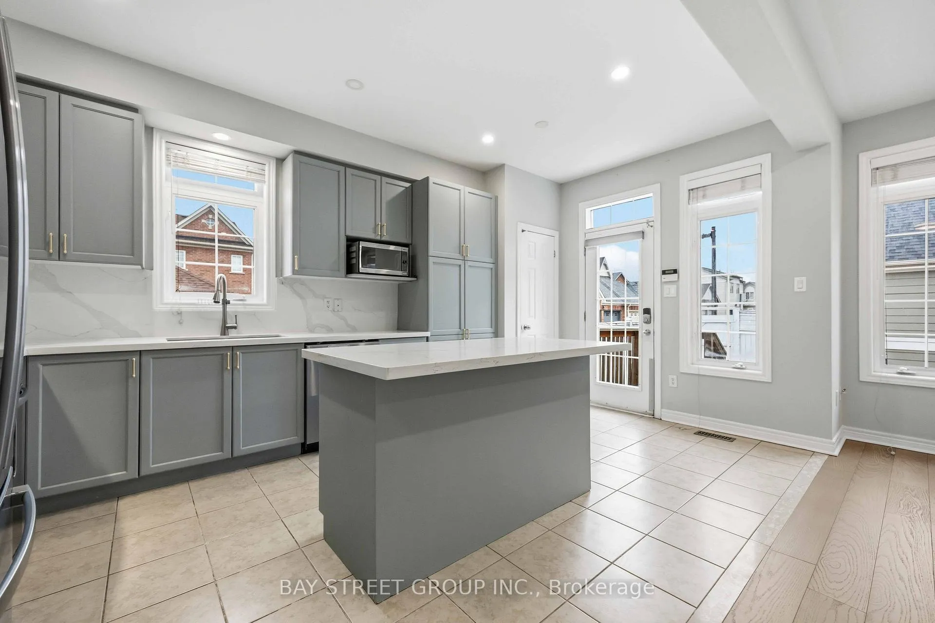 Photo 9 of 5 Tottenham Court, Markham, Cornell — HOMEH