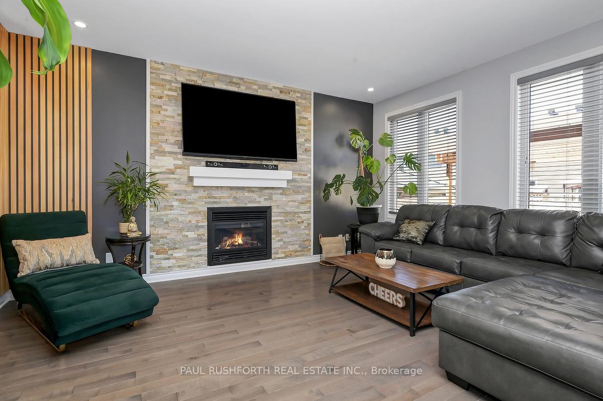 Photo 4 of 213 Enclave Walk, Ottawa, Mer Bleue/Bradley Estates/Anderson Park — HOMEH