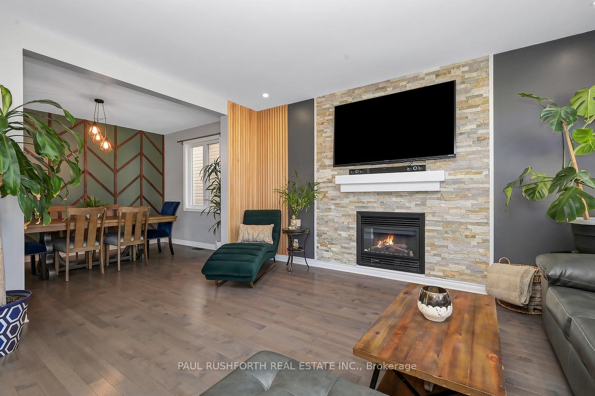 Photo 5 of 213 Enclave Walk, Ottawa, Mer Bleue/Bradley Estates/Anderson Park — HOMEH