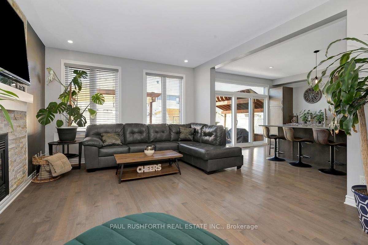 Photo 6 of 213 Enclave Walk, Ottawa, Mer Bleue/Bradley Estates/Anderson Park — HOMEH