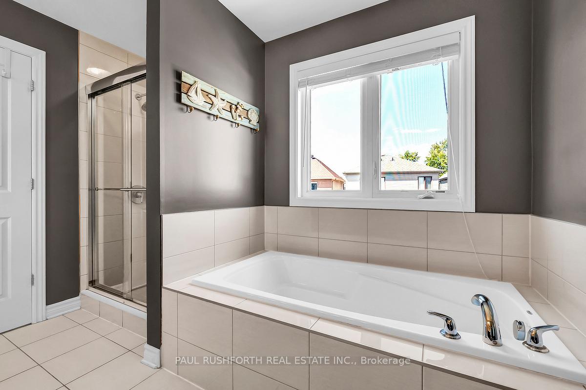 Photo 20 of 213 Enclave Walk, Ottawa, Mer Bleue/Bradley Estates/Anderson Park — HOMEH
