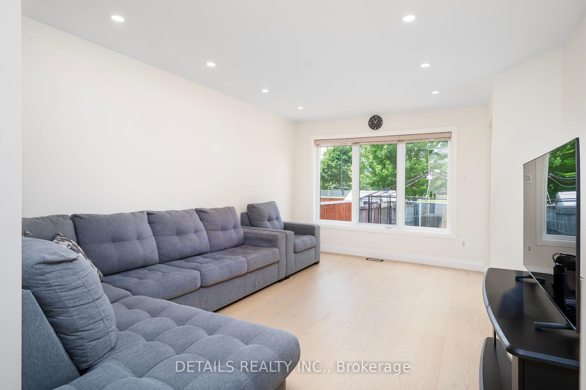 Photo 18 of 732 Carmella Crescent, Ottawa, Avalon East — HOMEH
