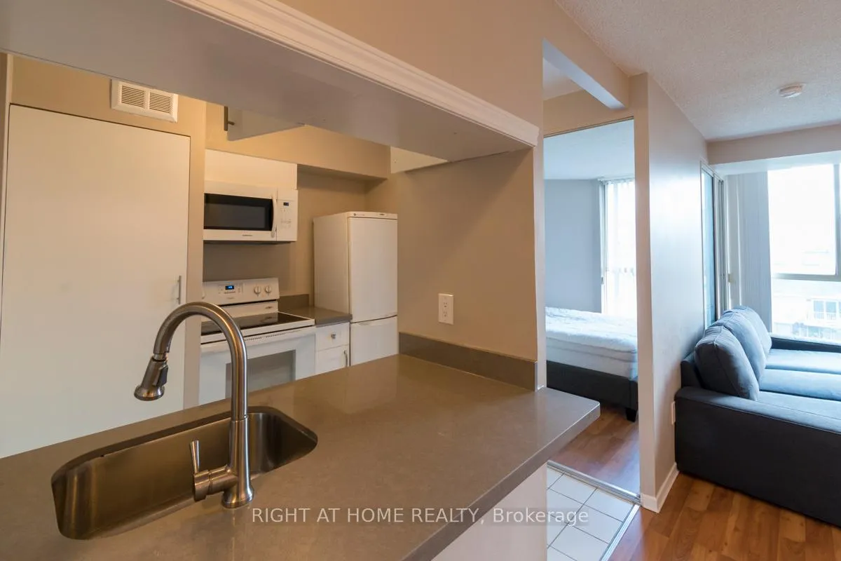 Photo 13 of Unit 504, 1055 Bay Street, Toronto, Bay Street Corridor — HOMEH