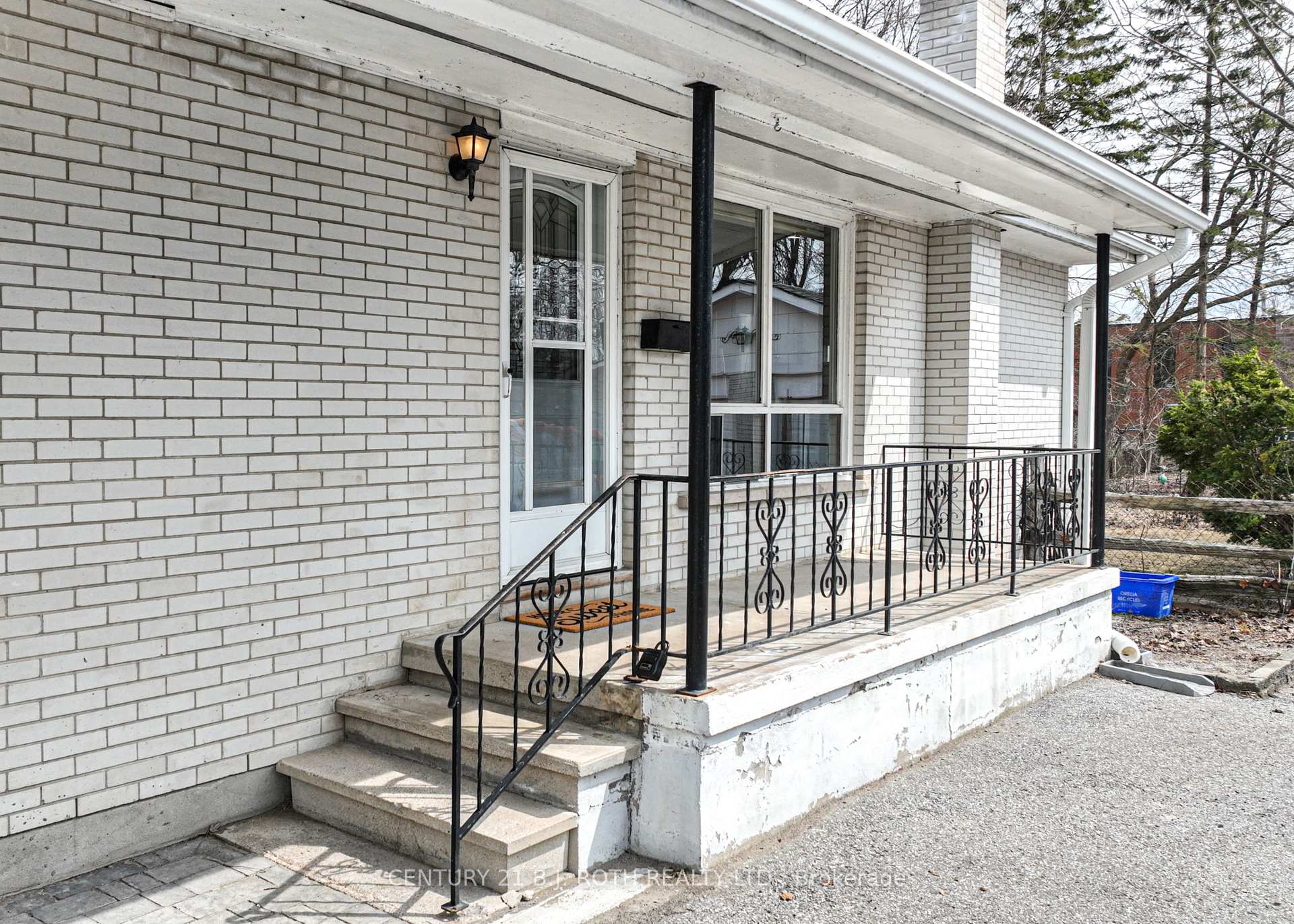 Photo 6 of 95 Simcoe Street, Orillia — HOMEH