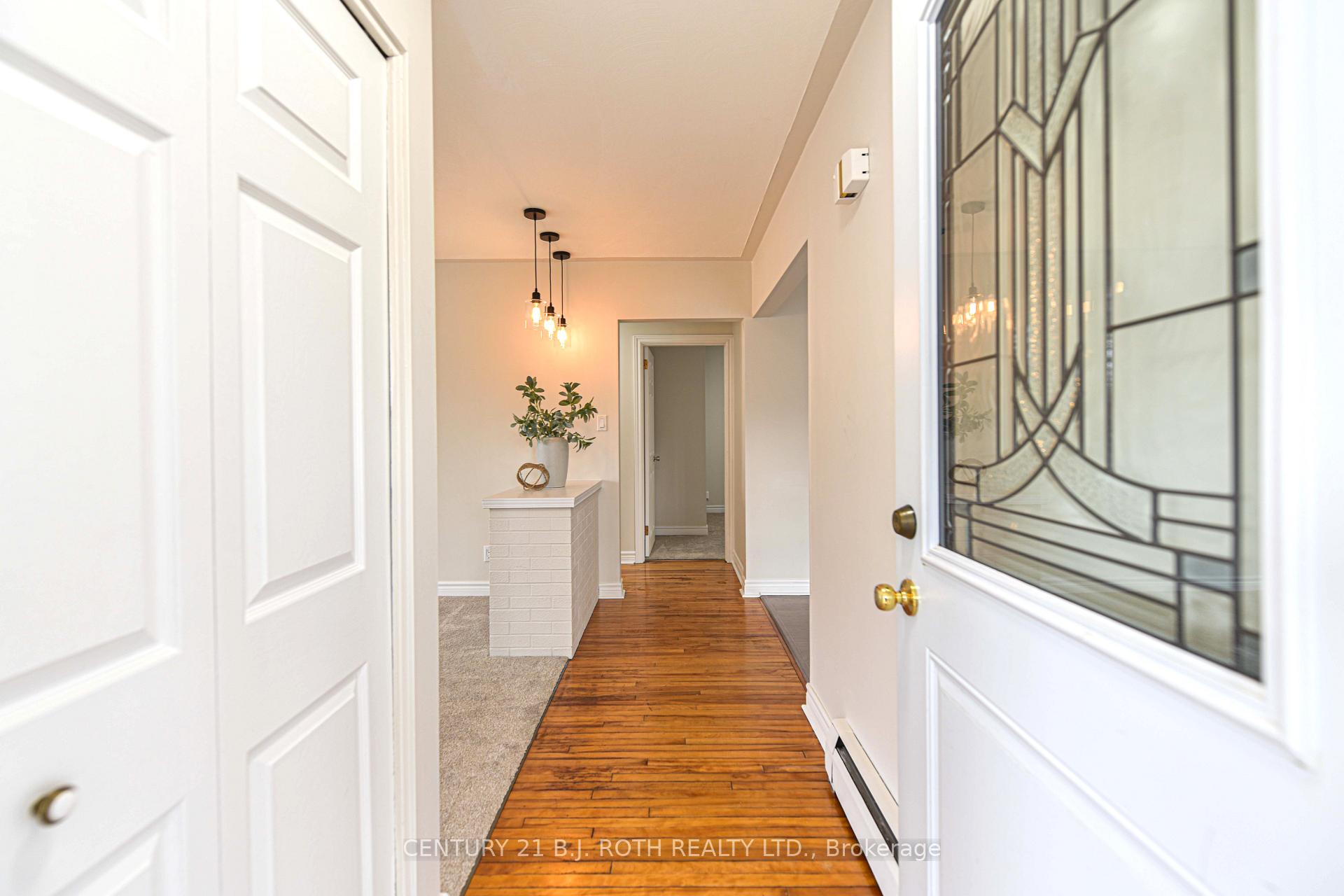 Photo 7 of 95 Simcoe Street, Orillia — HOMEH