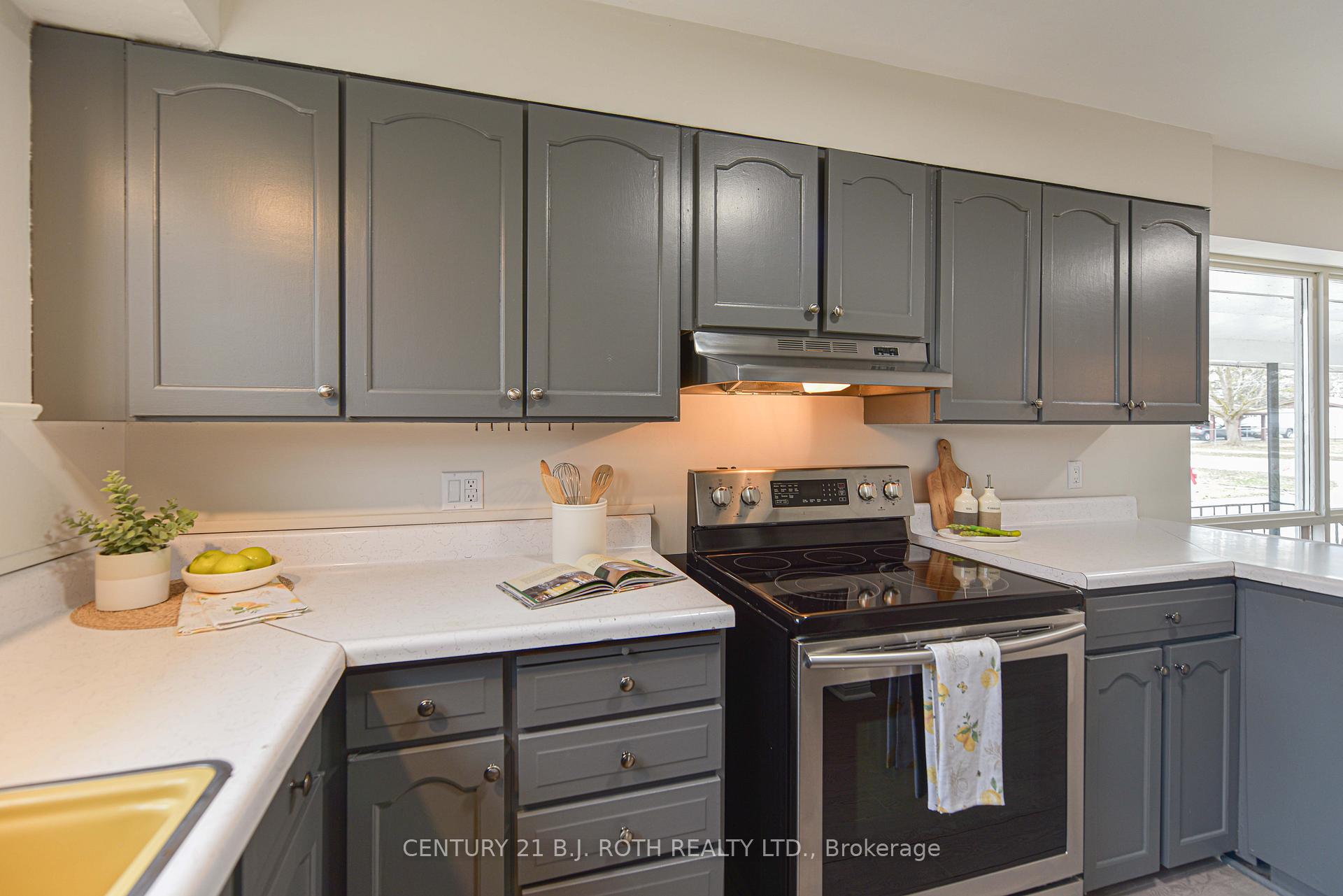 Photo 16 of 95 Simcoe Street, Orillia — HOMEH