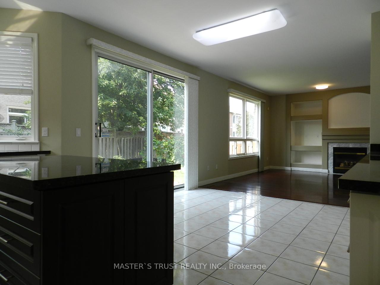 Photo 6 of 92 Majestic Drive, Markham, Berczy — HOMEH
