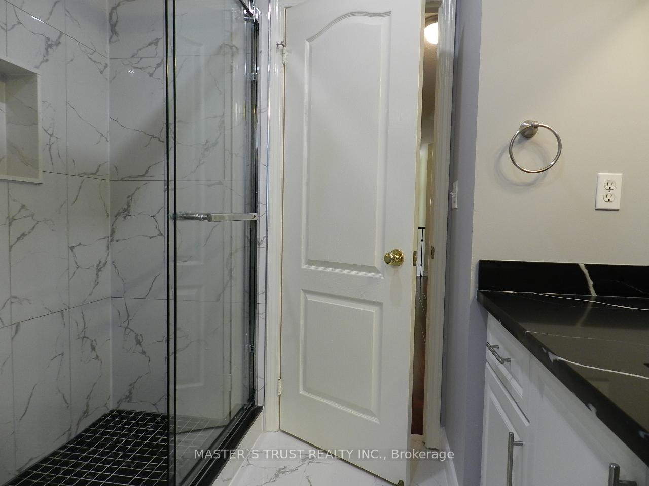Photo 14 of 92 Majestic Drive, Markham, Berczy — HOMEH