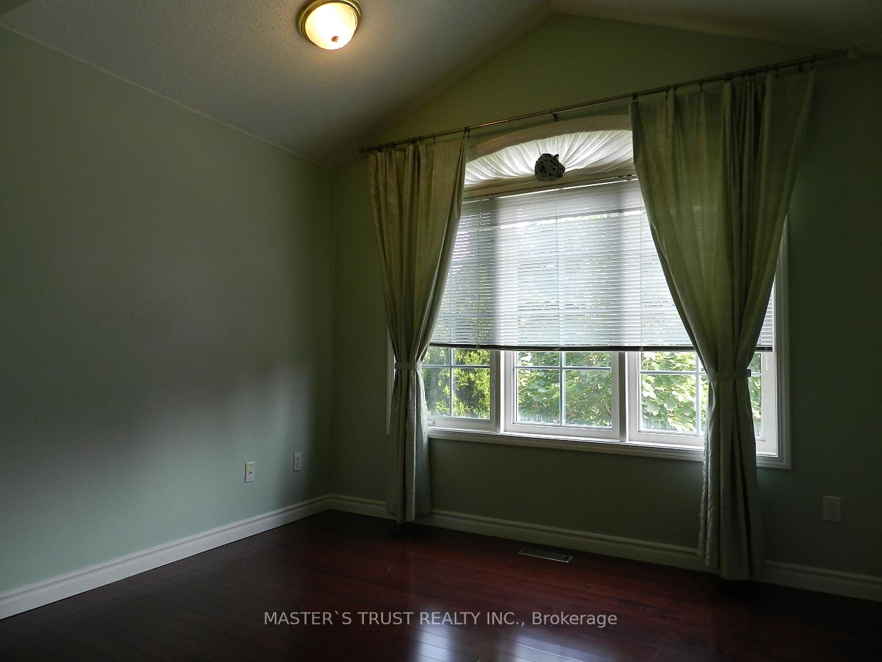 Photo 15 of 92 Majestic Drive, Markham, Berczy — HOMEH