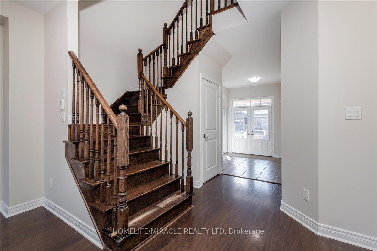 Photo 5 of 45 Atkinson Crescent, New Tecumseth, Alliston — HOMEH