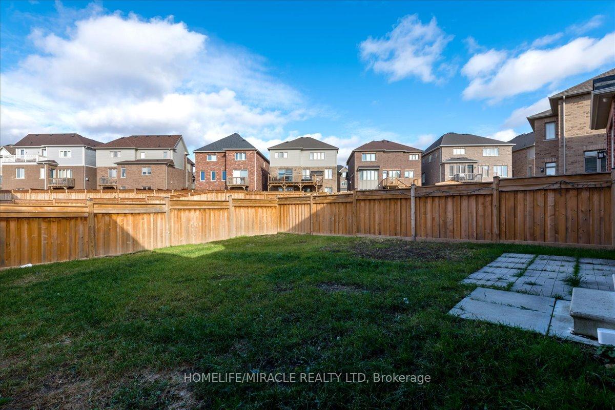 Photo 17 of 45 Atkinson Crescent, New Tecumseth, Alliston — HOMEH