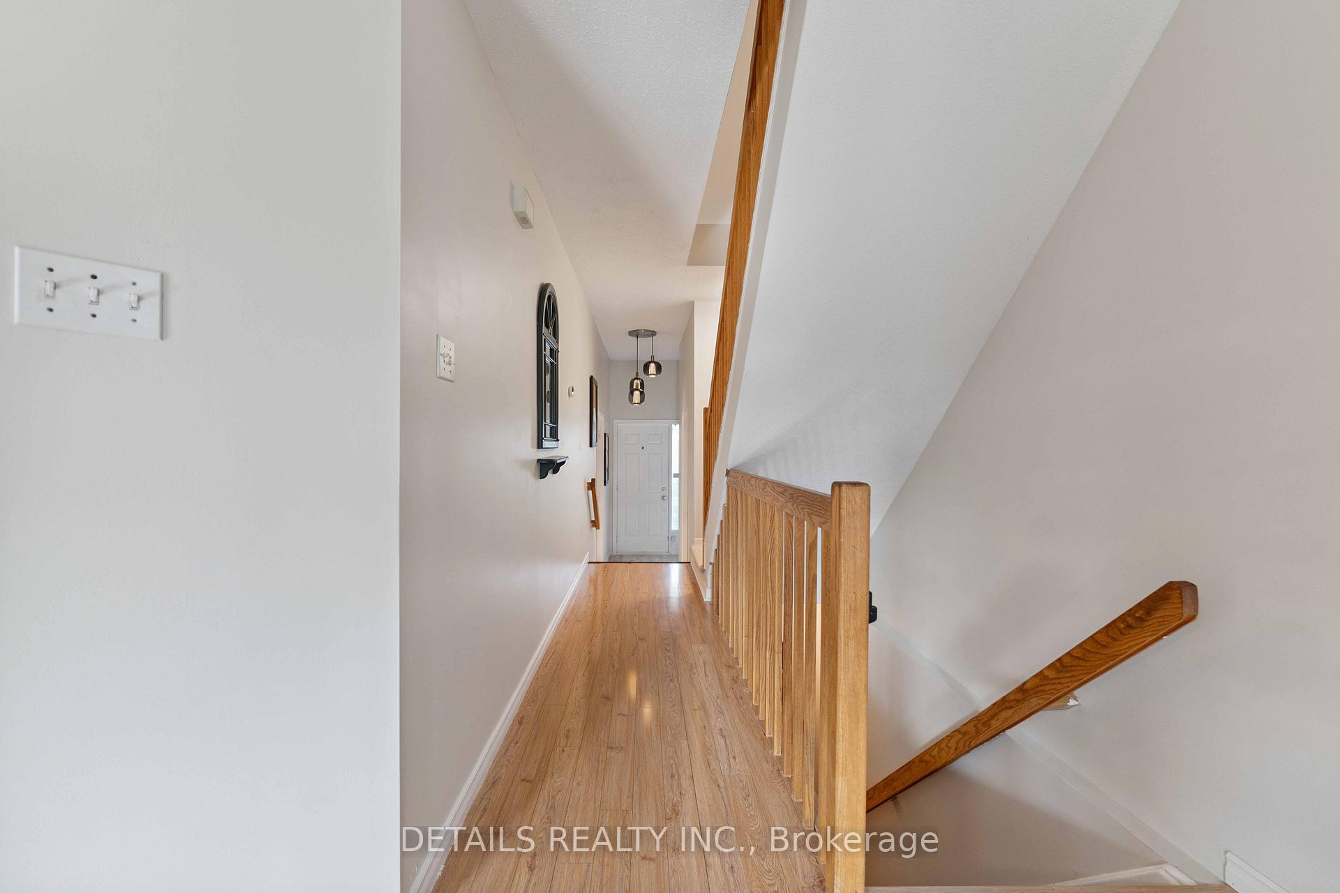 Photo 3 of 1537 Briarfield Crescent, Ottawa, Fallingbrook/Ridgemount — HOMEH