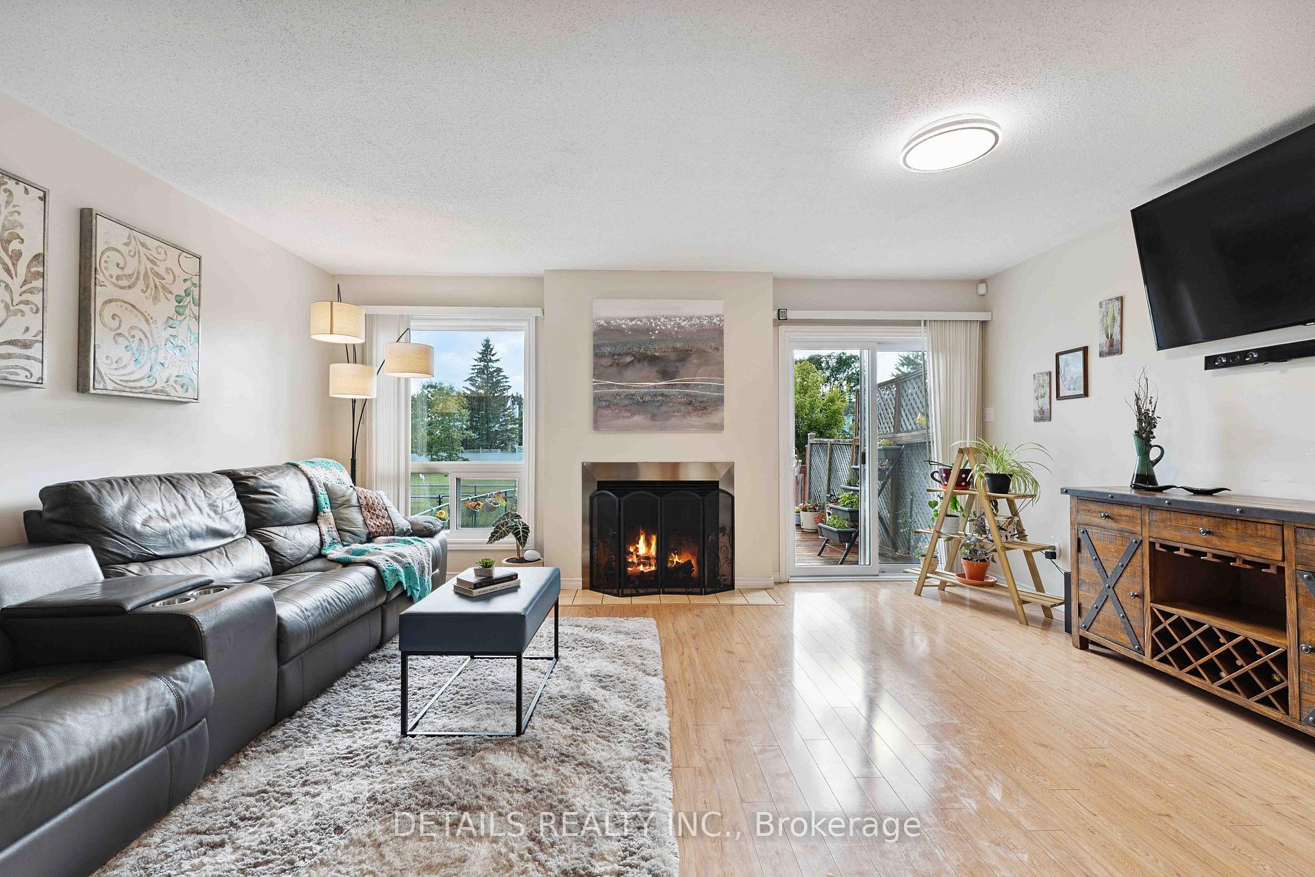 Photo 4 of 1537 Briarfield Crescent, Ottawa, Fallingbrook/Ridgemount — HOMEH