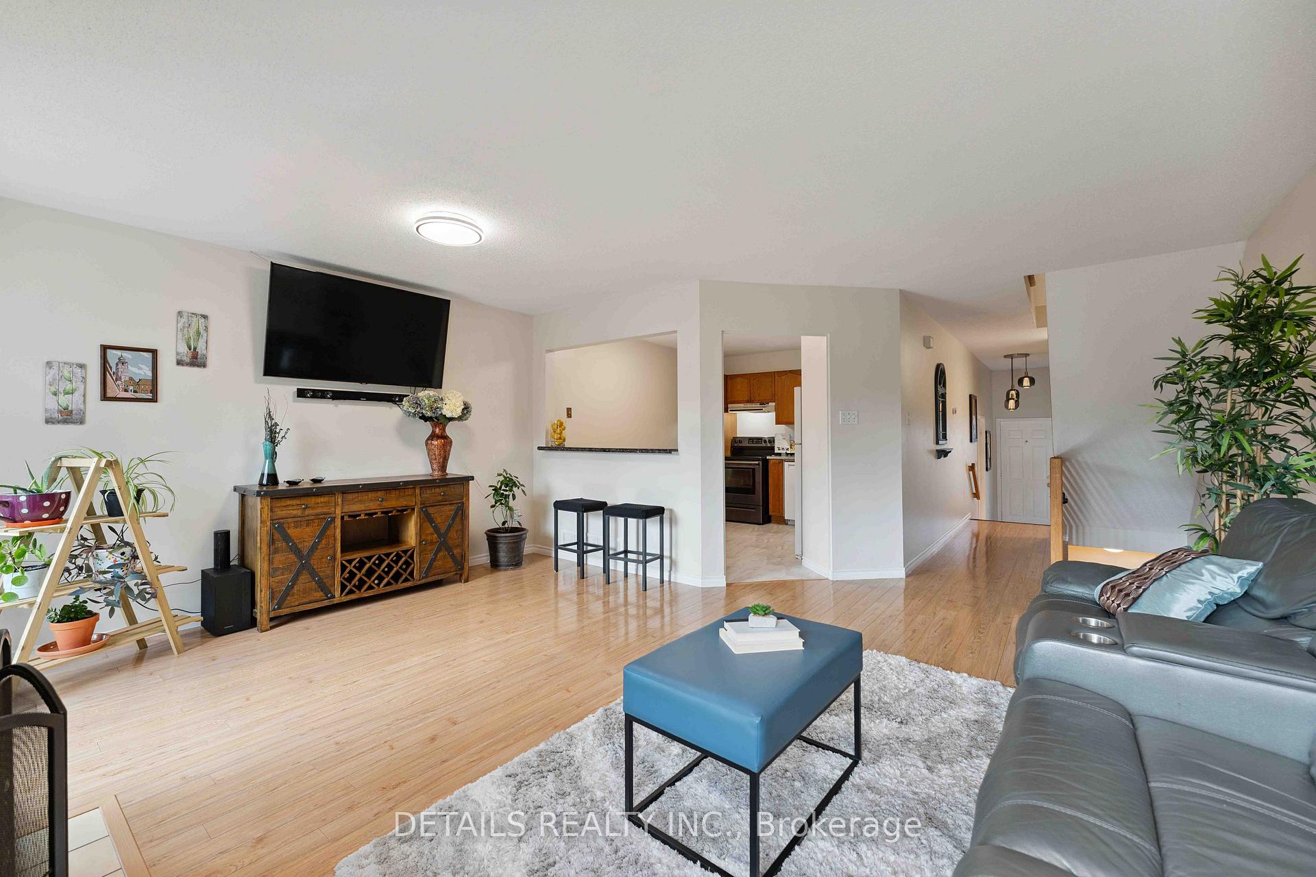 Photo 6 of 1537 Briarfield Crescent, Ottawa, Fallingbrook/Ridgemount — HOMEH