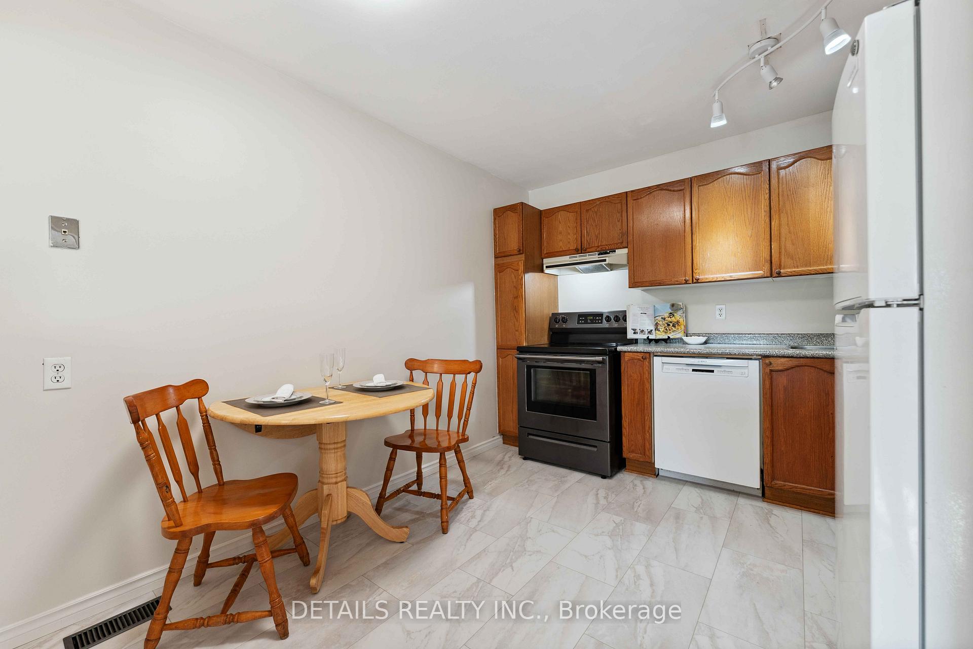 Photo 12 of 1537 Briarfield Crescent, Ottawa, Fallingbrook/Ridgemount — HOMEH
