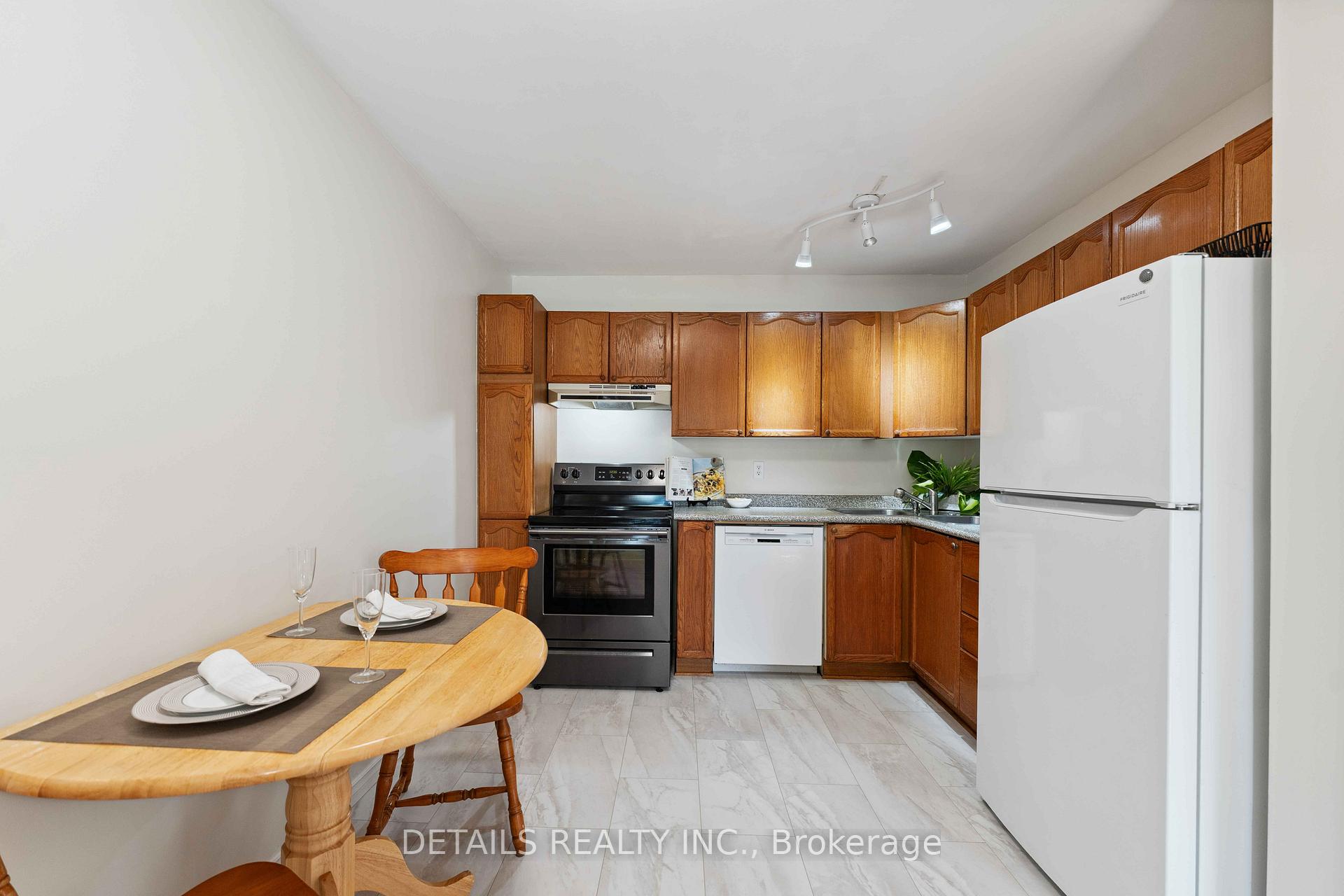 Photo 13 of 1537 Briarfield Crescent, Ottawa, Fallingbrook/Ridgemount — HOMEH