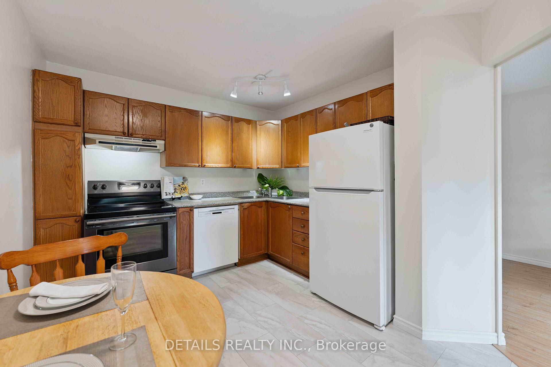 Photo 14 of 1537 Briarfield Crescent, Ottawa, Fallingbrook/Ridgemount — HOMEH