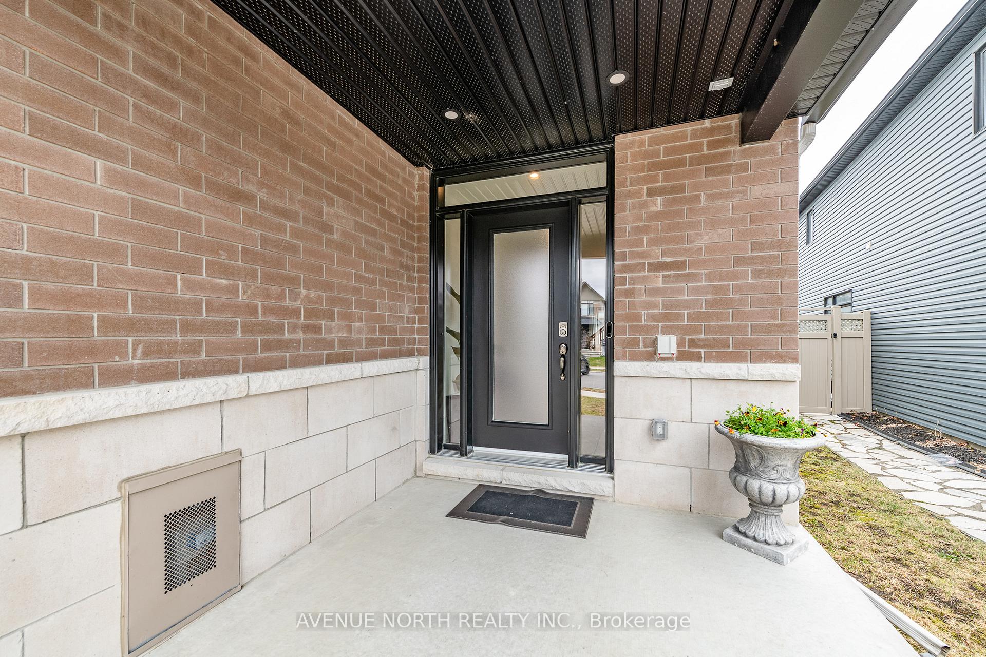 Photo 3 of 319 Joshua Street, Ottawa, Mer Bleue/Bradley Estates/Anderson Park — HOMEH