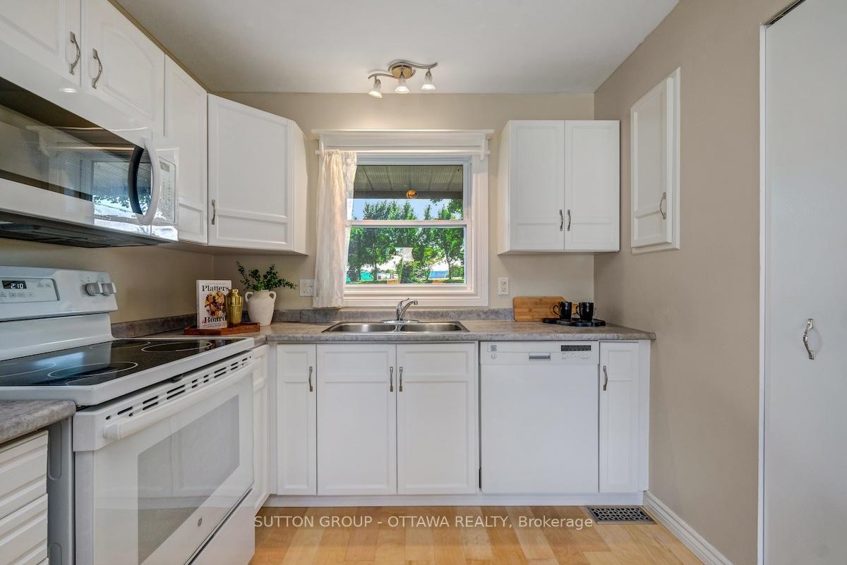 Photo 17 of 1677 Bottriell Way N, Ottawa, Fallingbrook/Pineridge — HOMEH