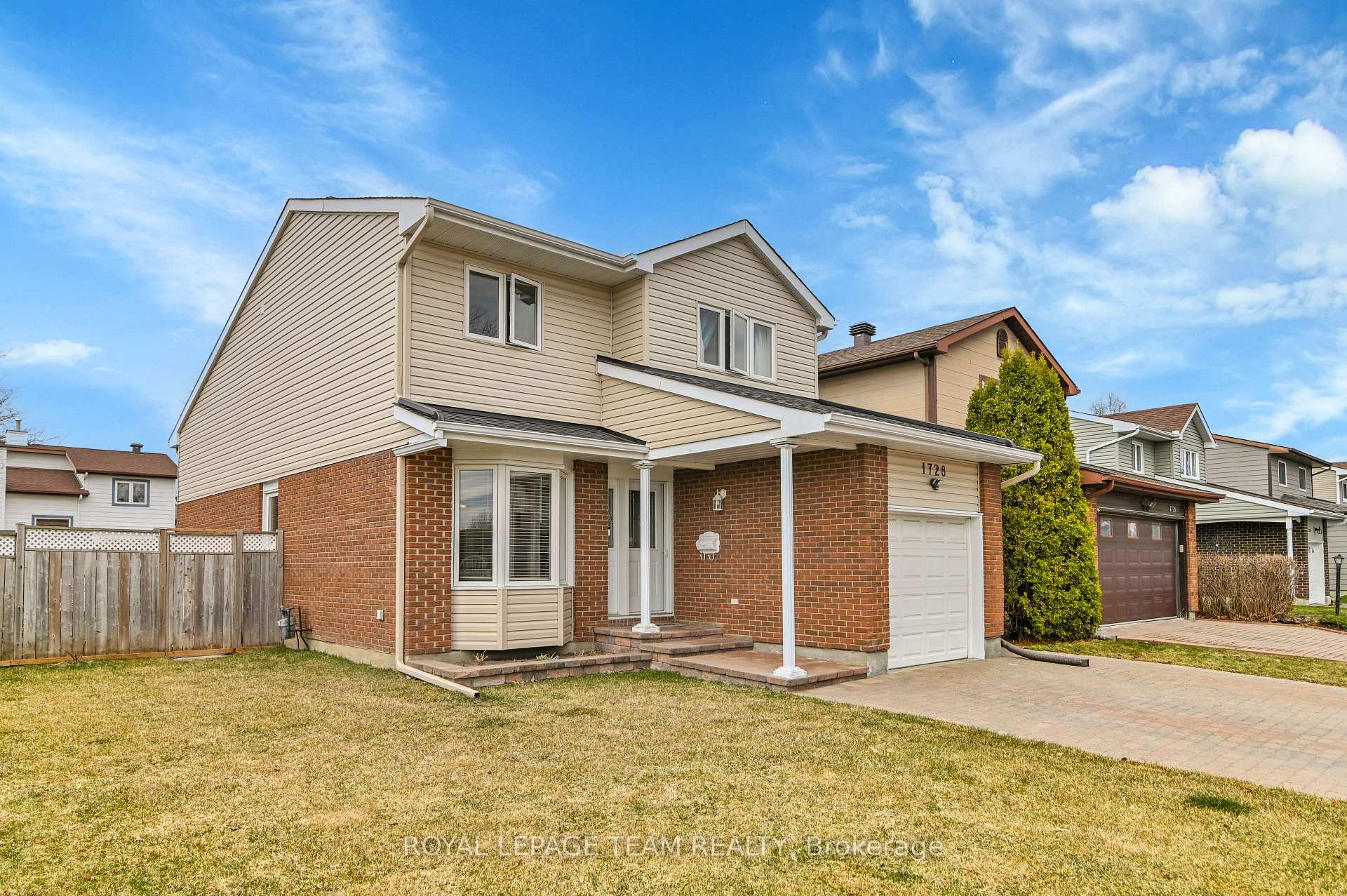 Photo 2 of 1728 Smithers Crescent, Ottawa, Chateauneuf — HOMEH