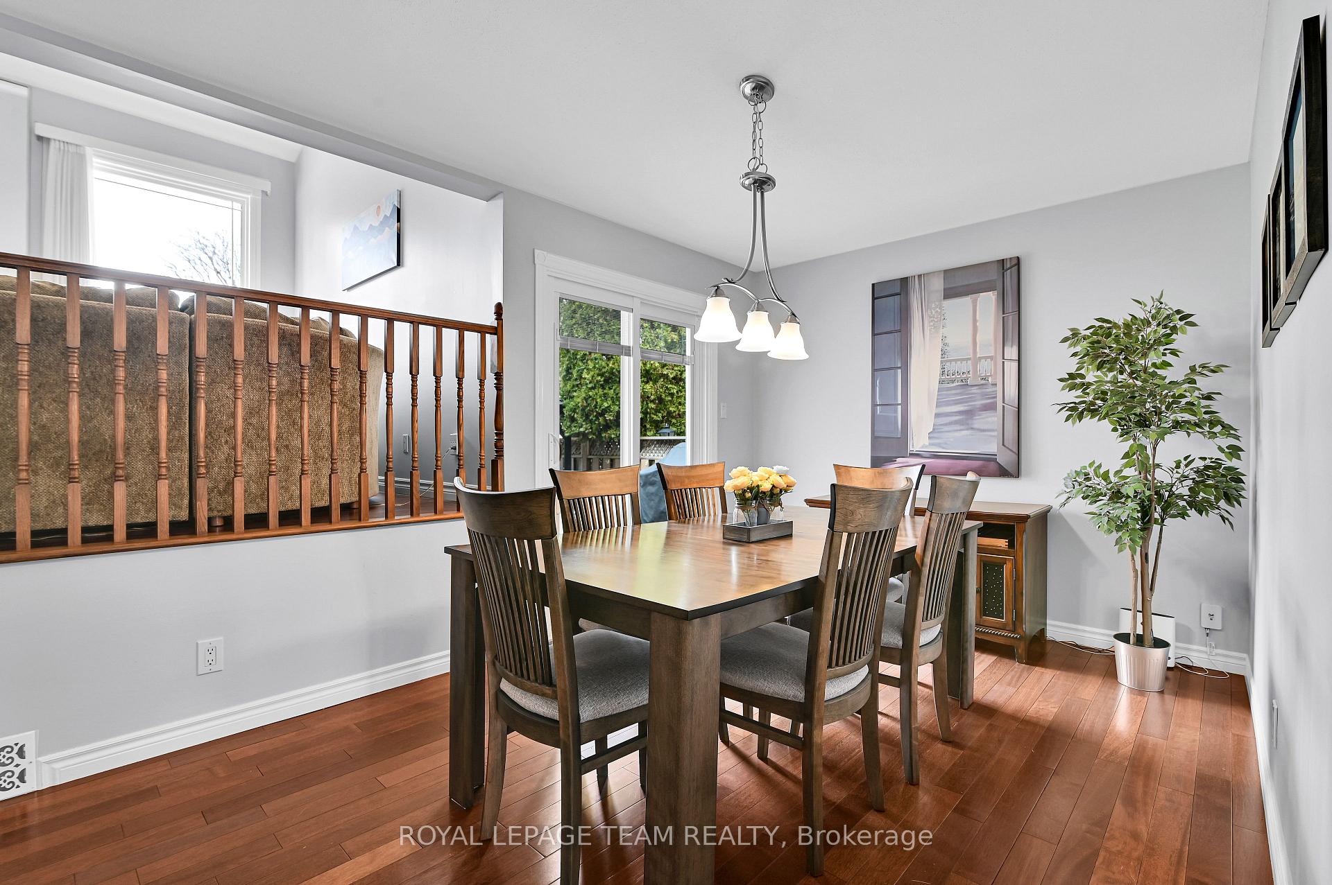 Photo 12 of 1728 Smithers Crescent, Ottawa, Chateauneuf — HOMEH