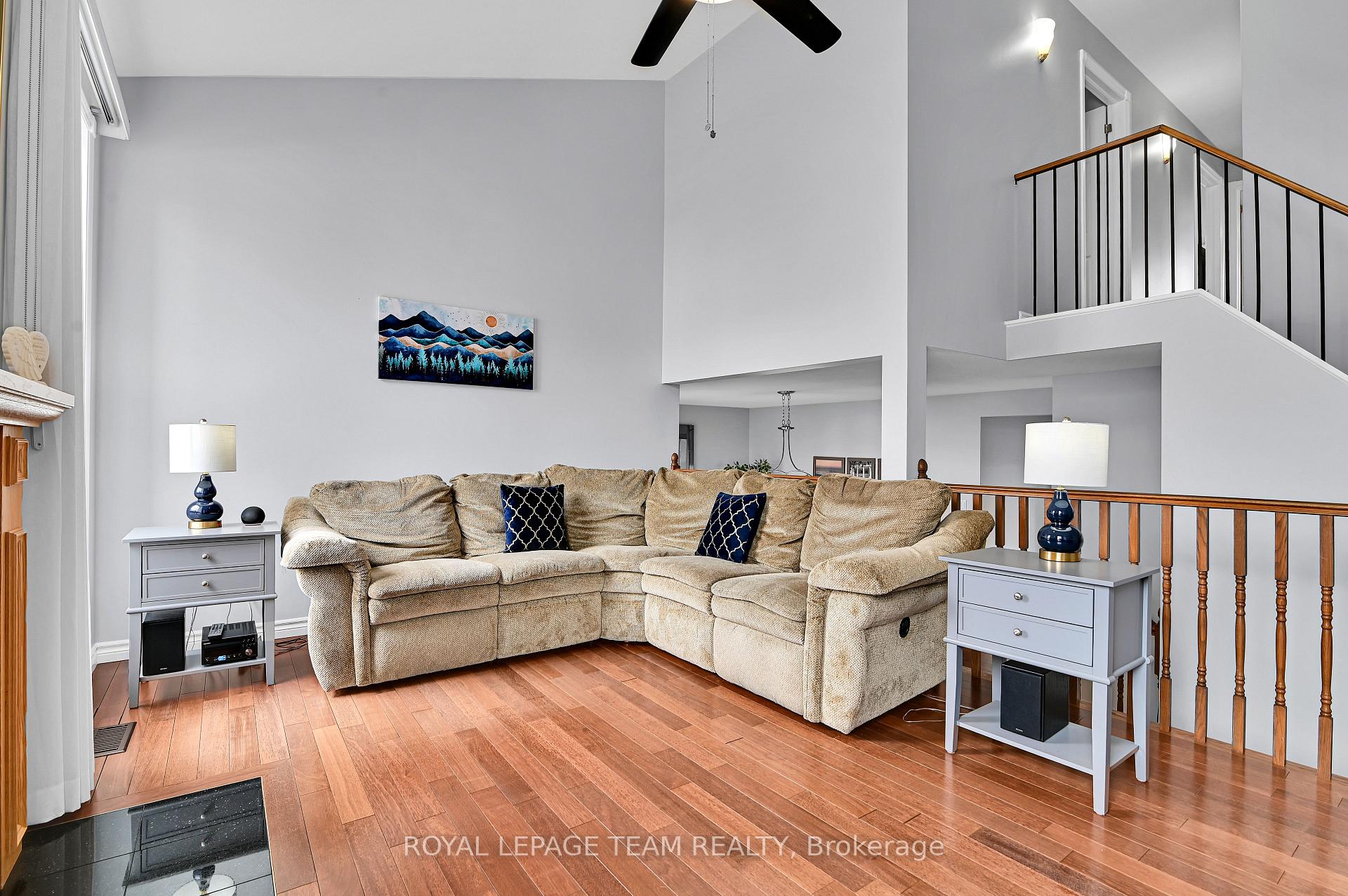 Photo 15 of 1728 Smithers Crescent, Ottawa, Chateauneuf — HOMEH