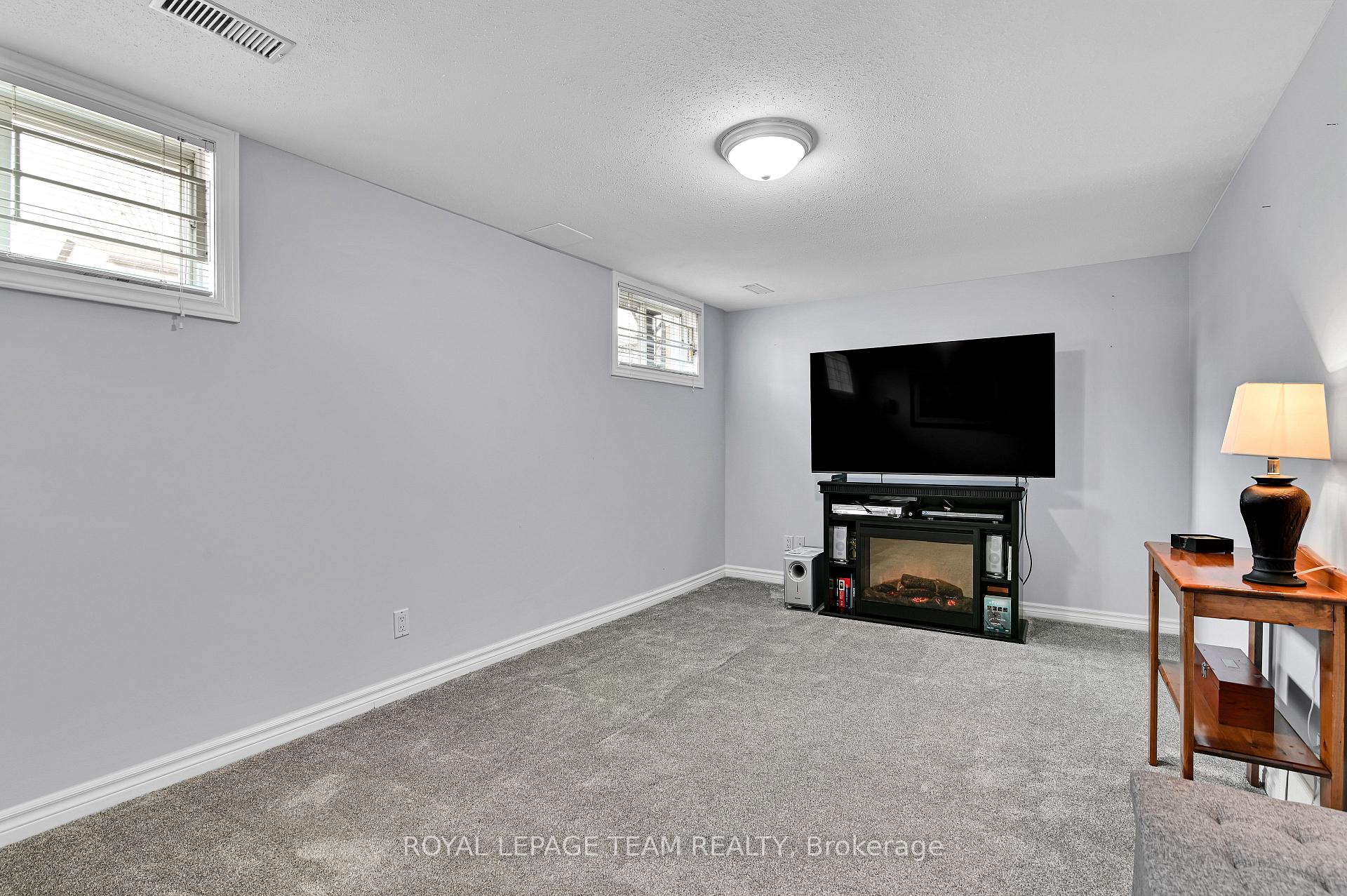 Photo 26 of 1728 Smithers Crescent, Ottawa, Chateauneuf — HOMEH