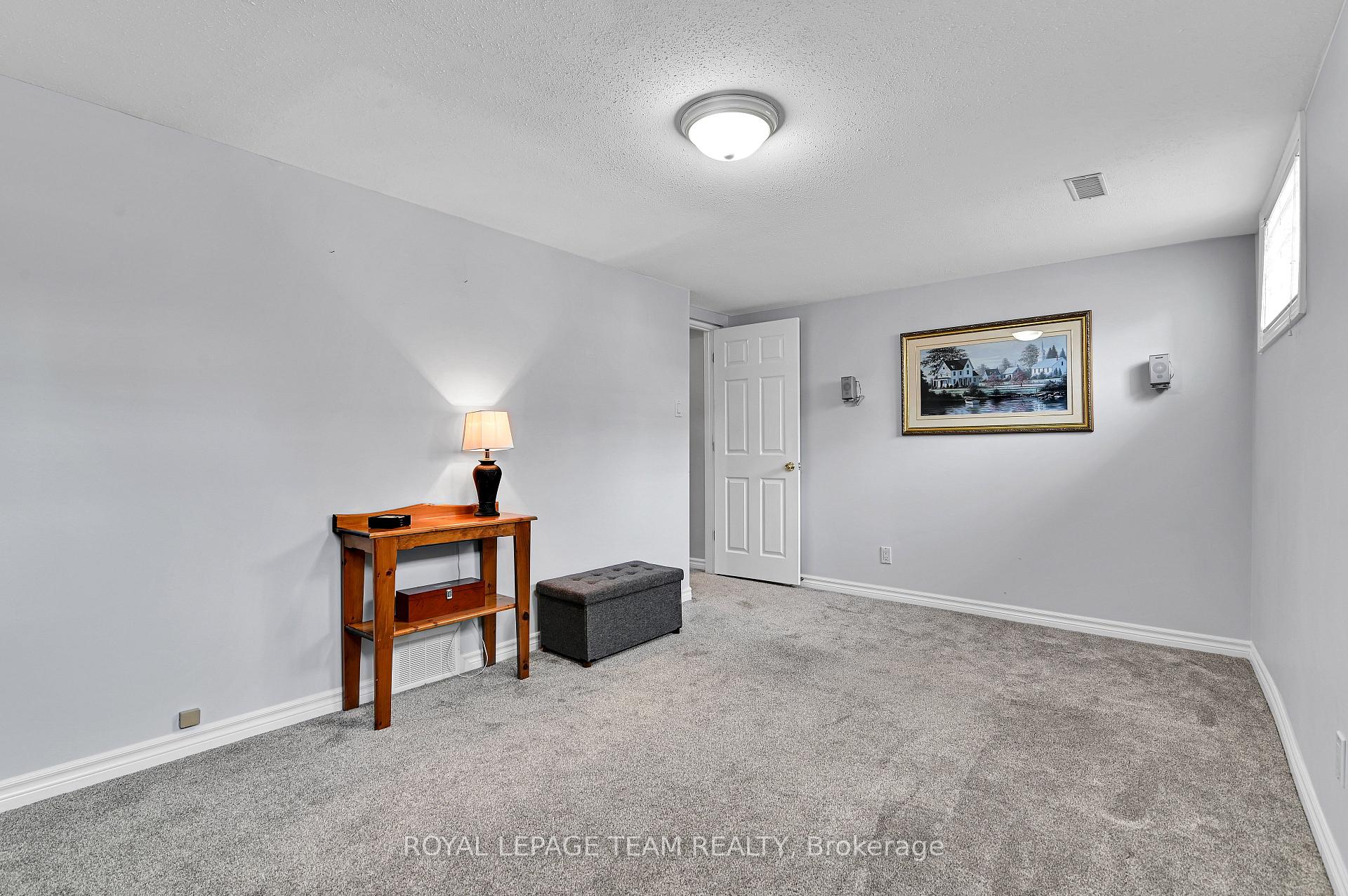 Photo 27 of 1728 Smithers Crescent, Ottawa, Chateauneuf — HOMEH