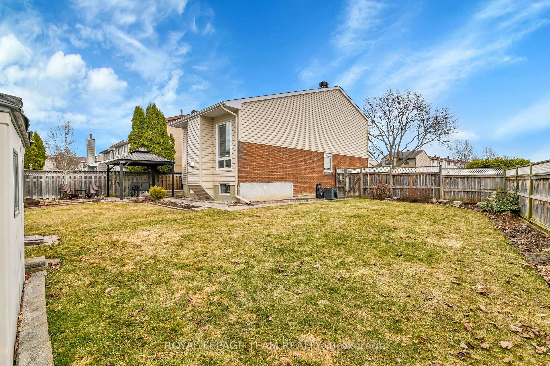 Photo 33 of 1728 Smithers Crescent, Ottawa, Chateauneuf — HOMEH