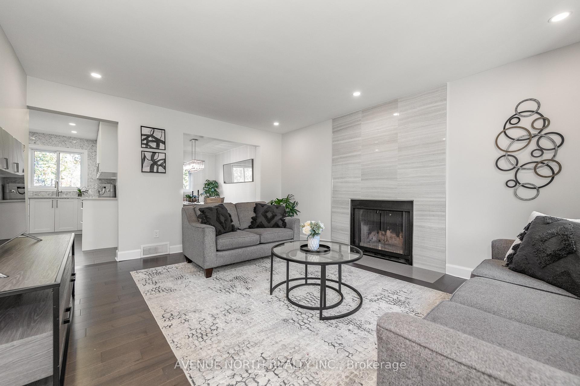 Photo 5 of 273 Cote-Royale Crescent, Ottawa, Bilberry Creek/Queenswood Heights — HOMEH