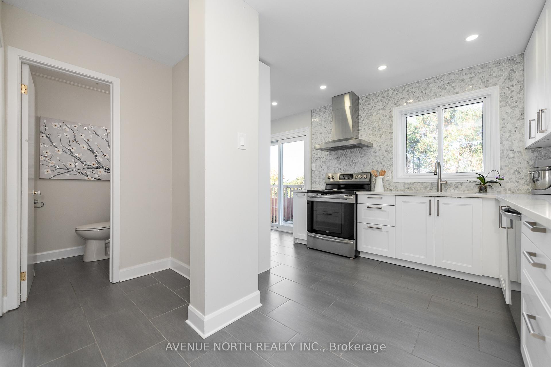 Photo 11 of 273 Cote-Royale Crescent, Ottawa, Bilberry Creek/Queenswood Heights — HOMEH