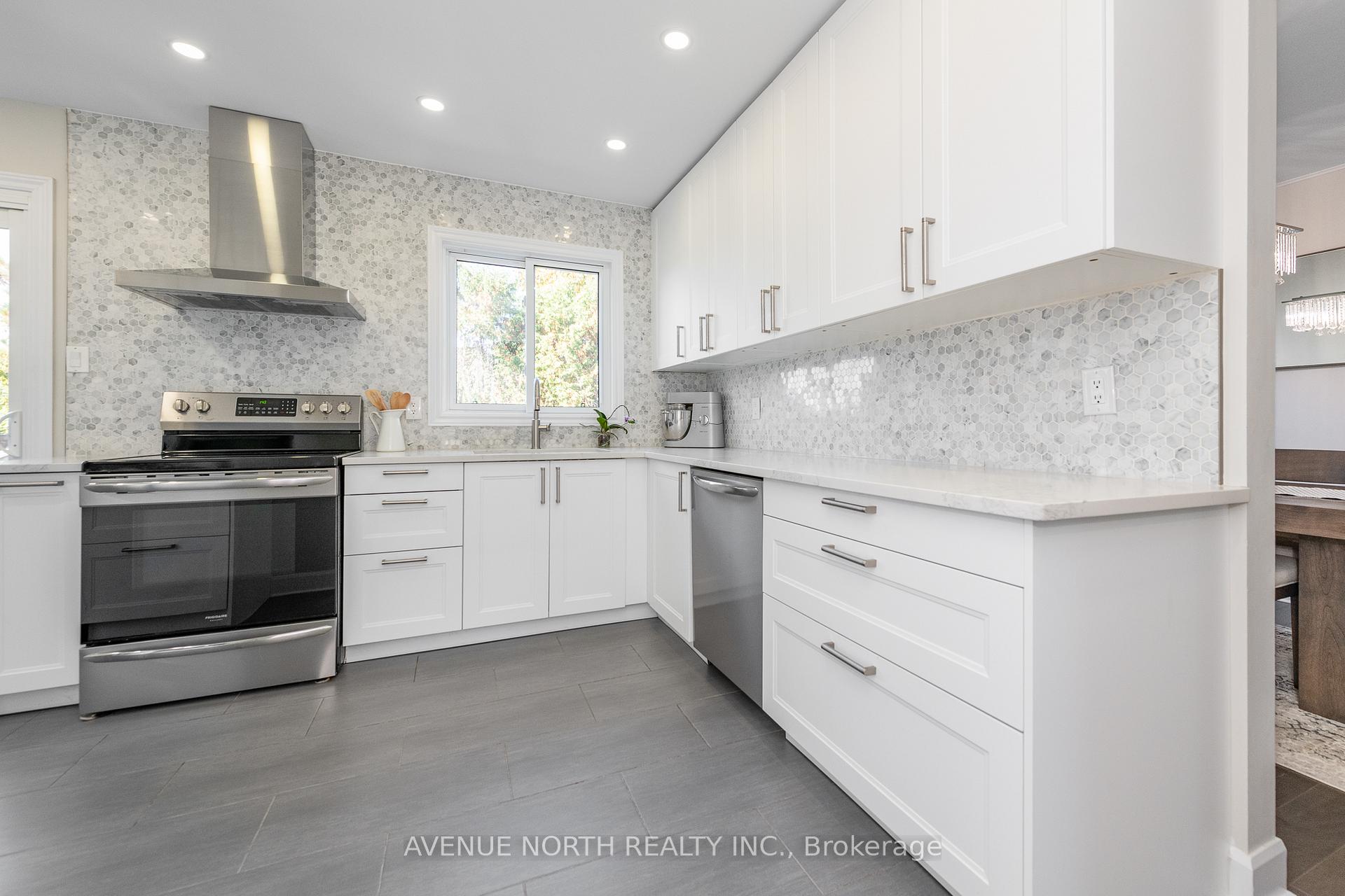 Photo 12 of 273 Cote-Royale Crescent, Ottawa, Bilberry Creek/Queenswood Heights — HOMEH