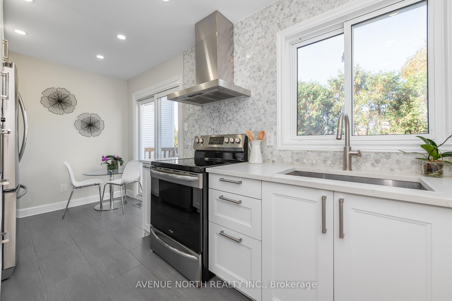 Photo 13 of 273 Cote-Royale Crescent, Ottawa, Bilberry Creek/Queenswood Heights — HOMEH