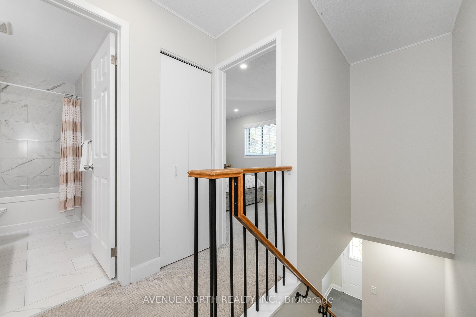 Photo 21 of 273 Cote-Royale Crescent, Ottawa, Bilberry Creek/Queenswood Heights — HOMEH