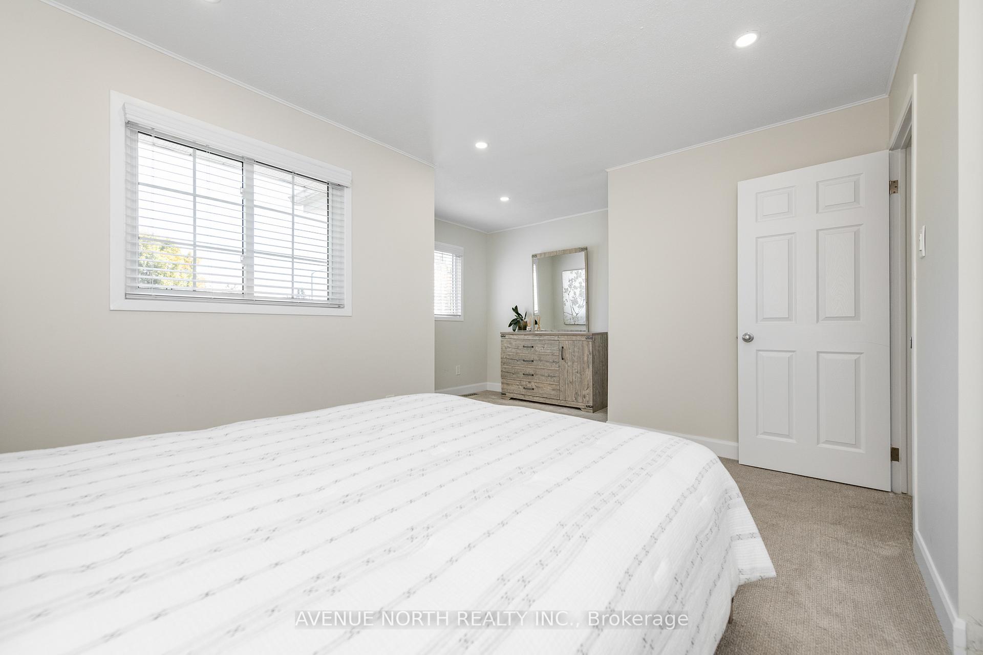 Photo 30 of 273 Cote-Royale Crescent, Ottawa, Bilberry Creek/Queenswood Heights — HOMEH