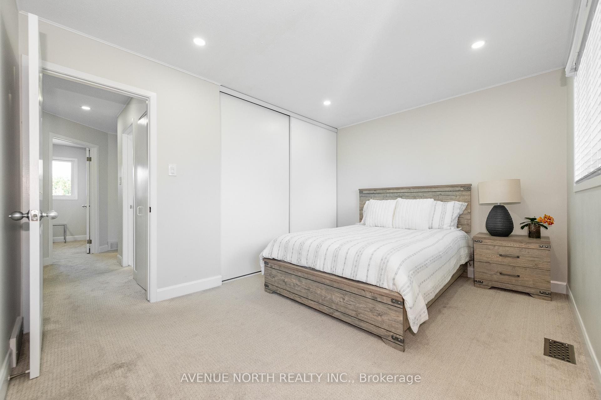 Photo 31 of 273 Cote-Royale Crescent, Ottawa, Bilberry Creek/Queenswood Heights — HOMEH