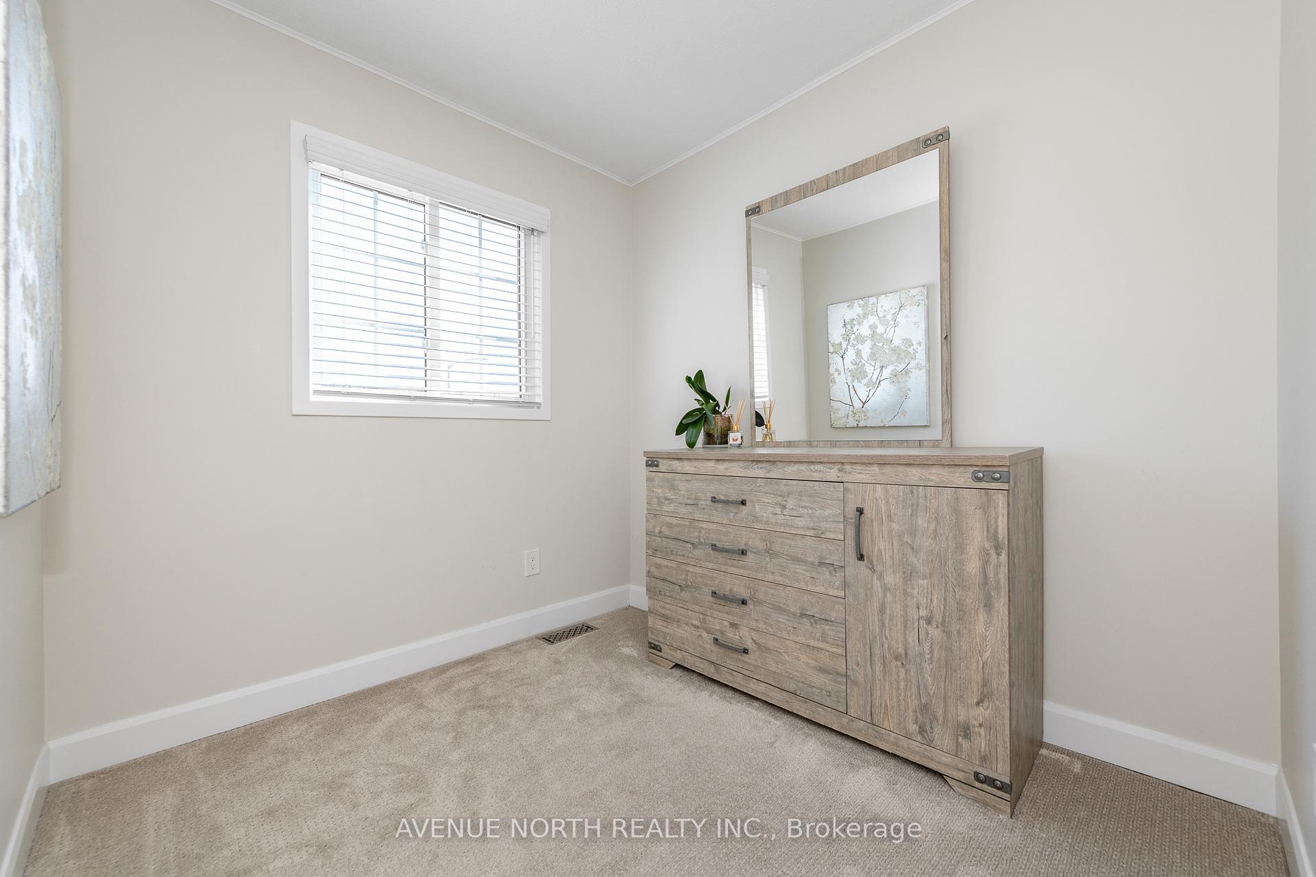 Photo 32 of 273 Cote-Royale Crescent, Ottawa, Bilberry Creek/Queenswood Heights — HOMEH