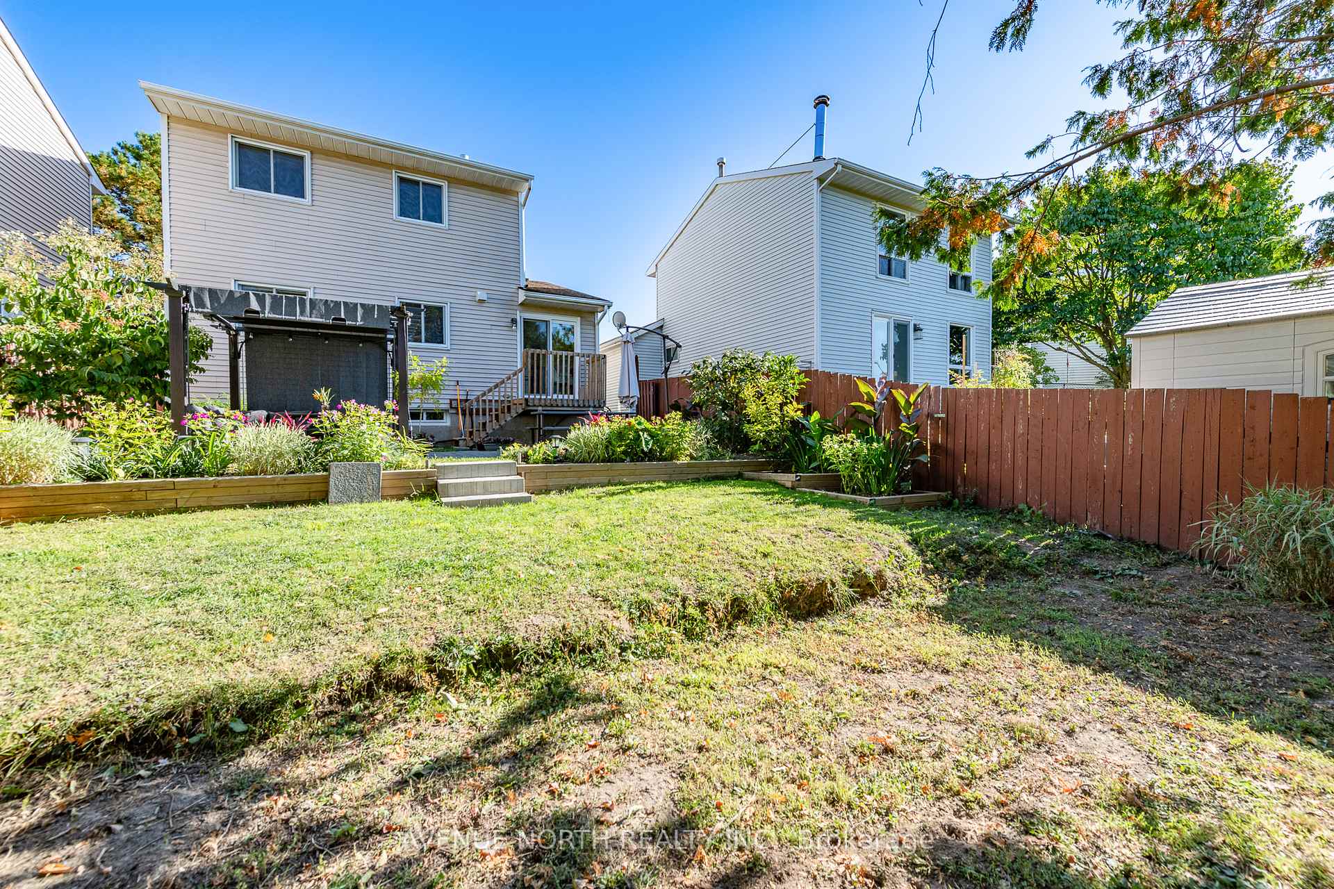 Photo 46 of 273 Cote-Royale Crescent, Ottawa, Bilberry Creek/Queenswood Heights — HOMEH