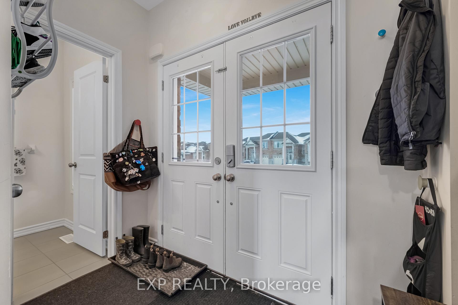 Photo 3 of 135 Isabella Drive, Orillia — HOMEH