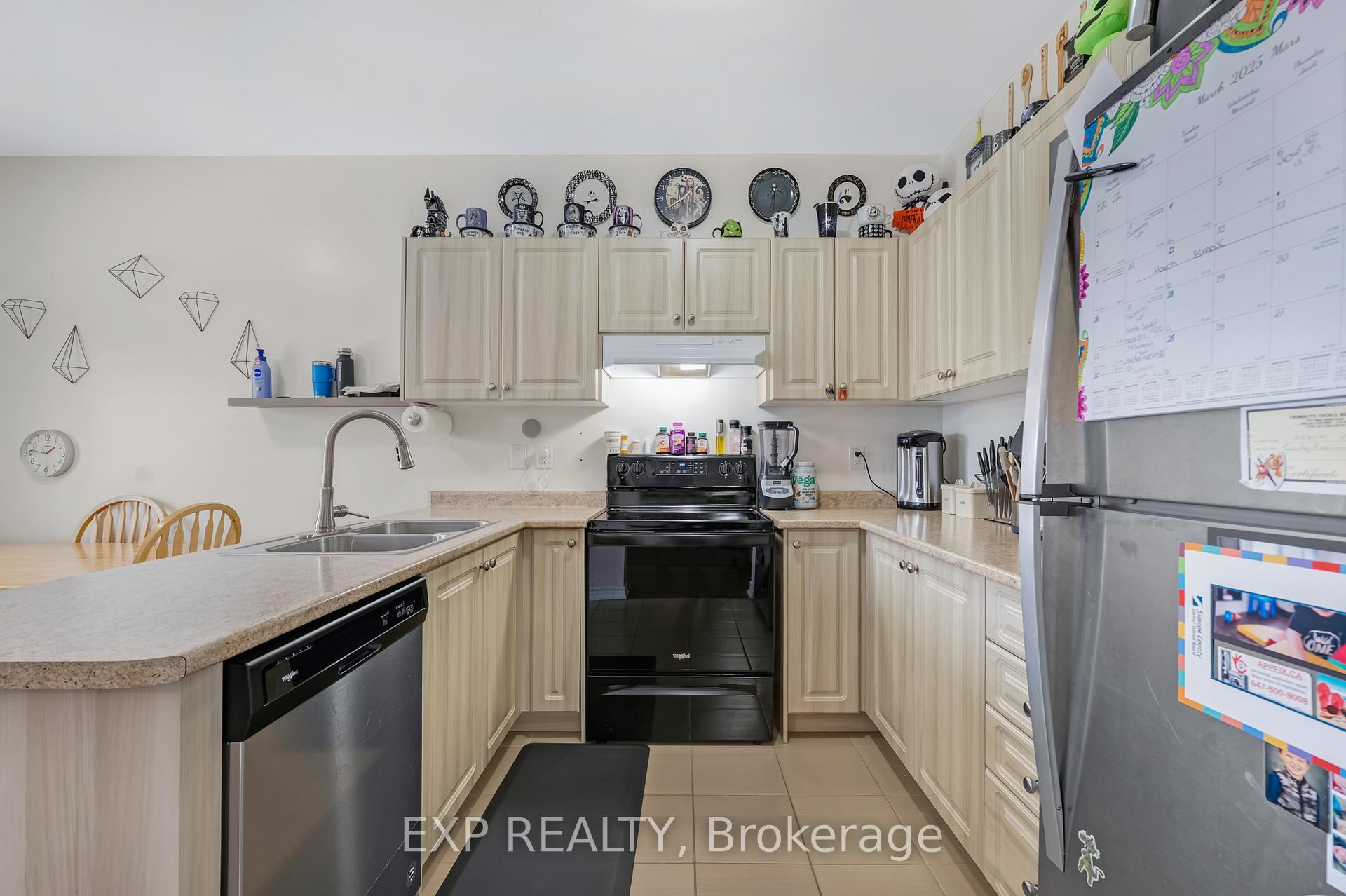 Photo 6 of 135 Isabella Drive, Orillia — HOMEH