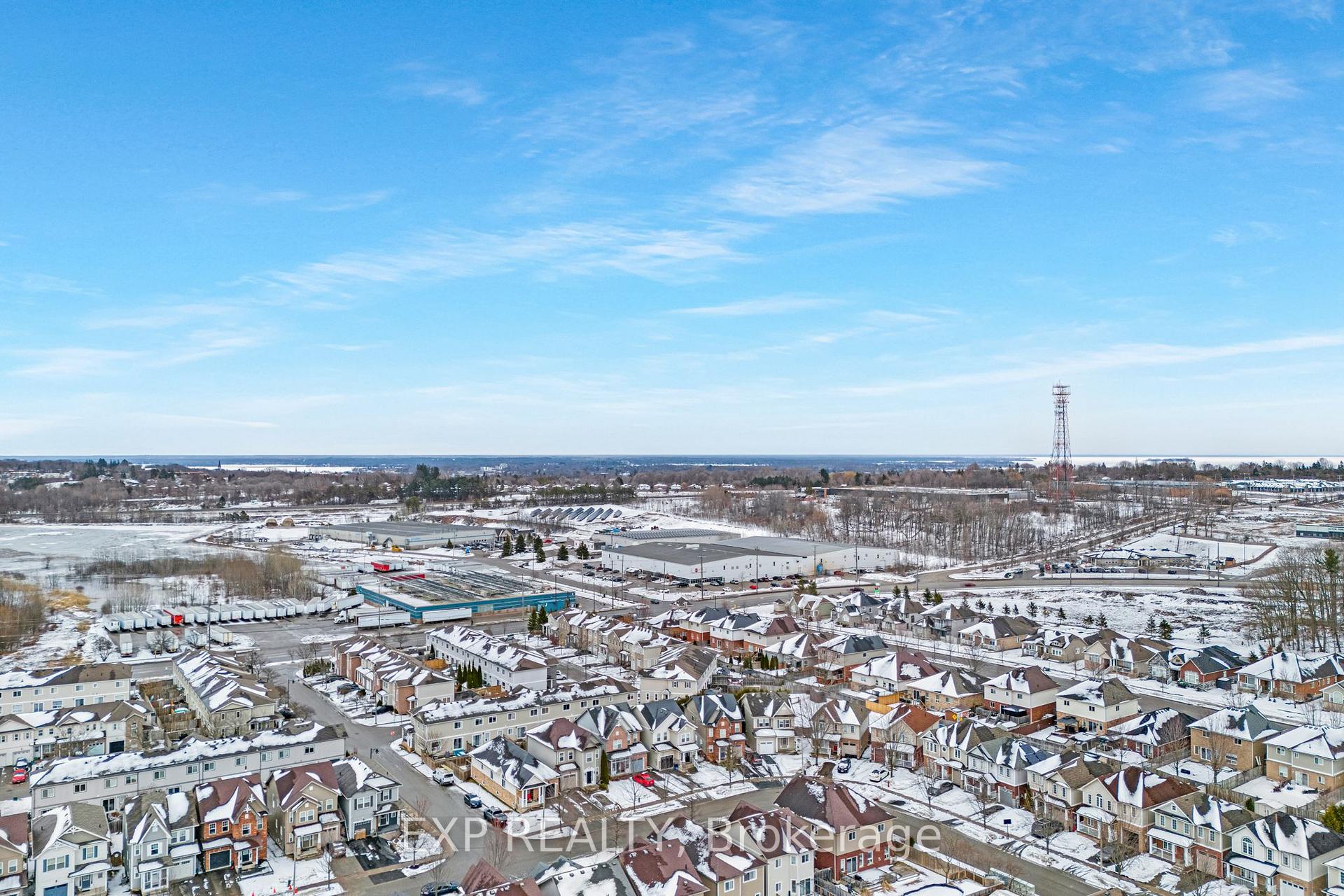 Photo 33 of 135 Isabella Drive, Orillia — HOMEH