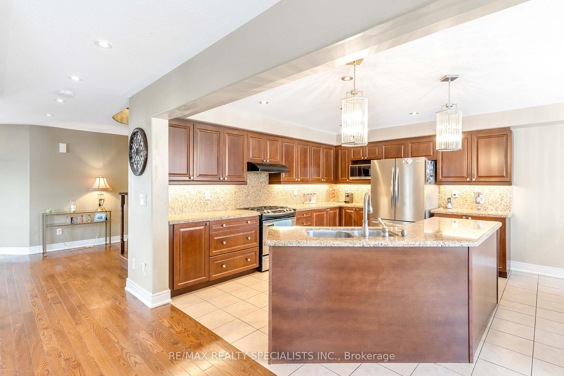 Photo 12 of 48 Warman Street, New Tecumseth, Alliston — HOMEH