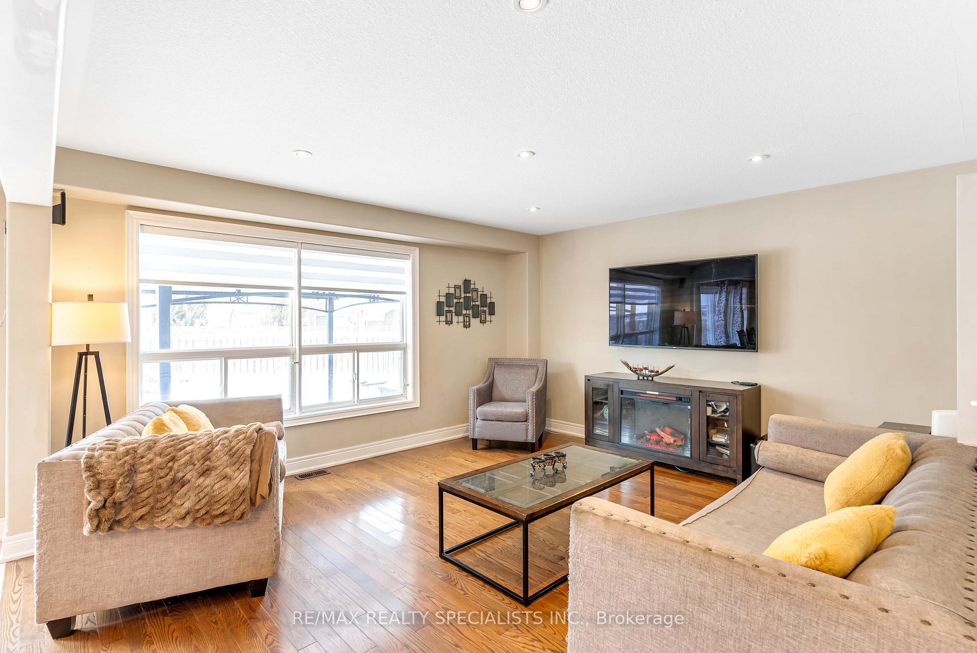 Photo 16 of 48 Warman Street, New Tecumseth, Alliston — HOMEH