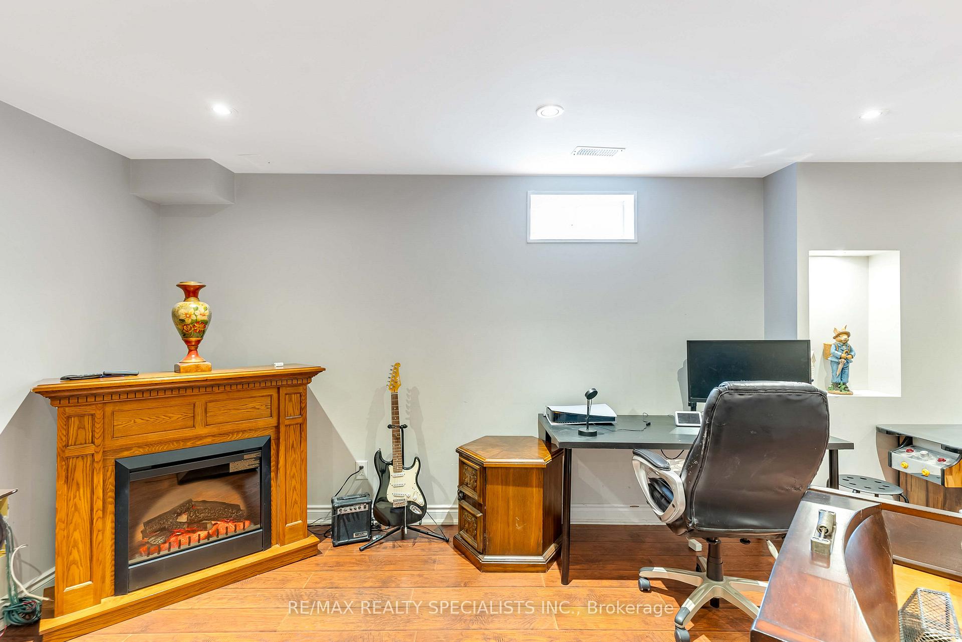 Photo 32 of 48 Warman Street, New Tecumseth, Alliston — HOMEH