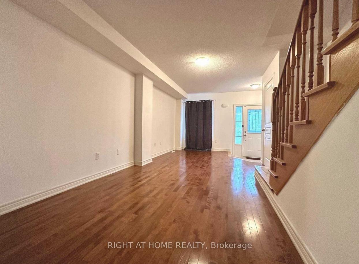 Photo 5 of 9461 Kennedy Road, Markham, Berczy — HOMEH