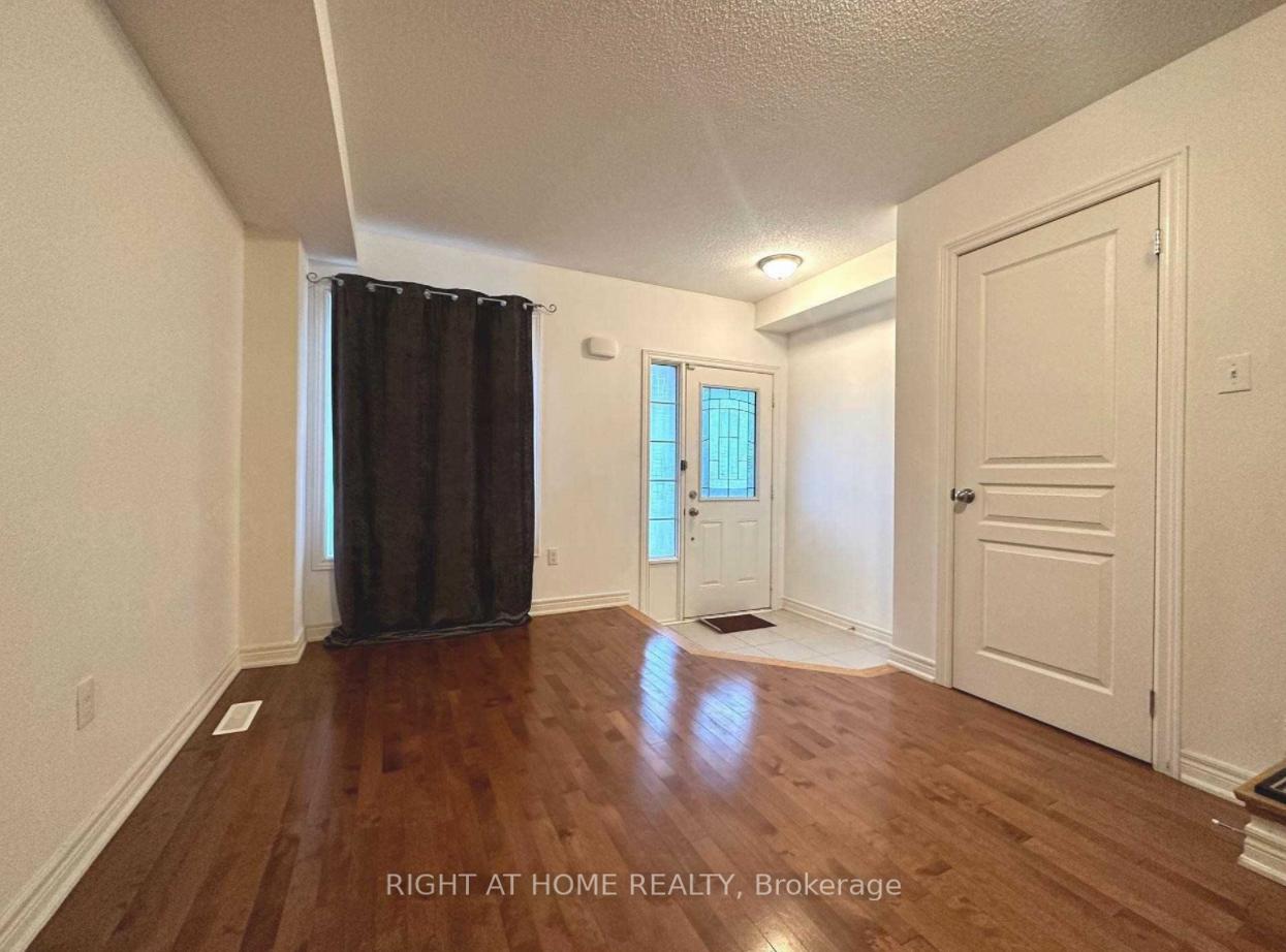 Photo 7 of 9461 Kennedy Road, Markham, Berczy — HOMEH