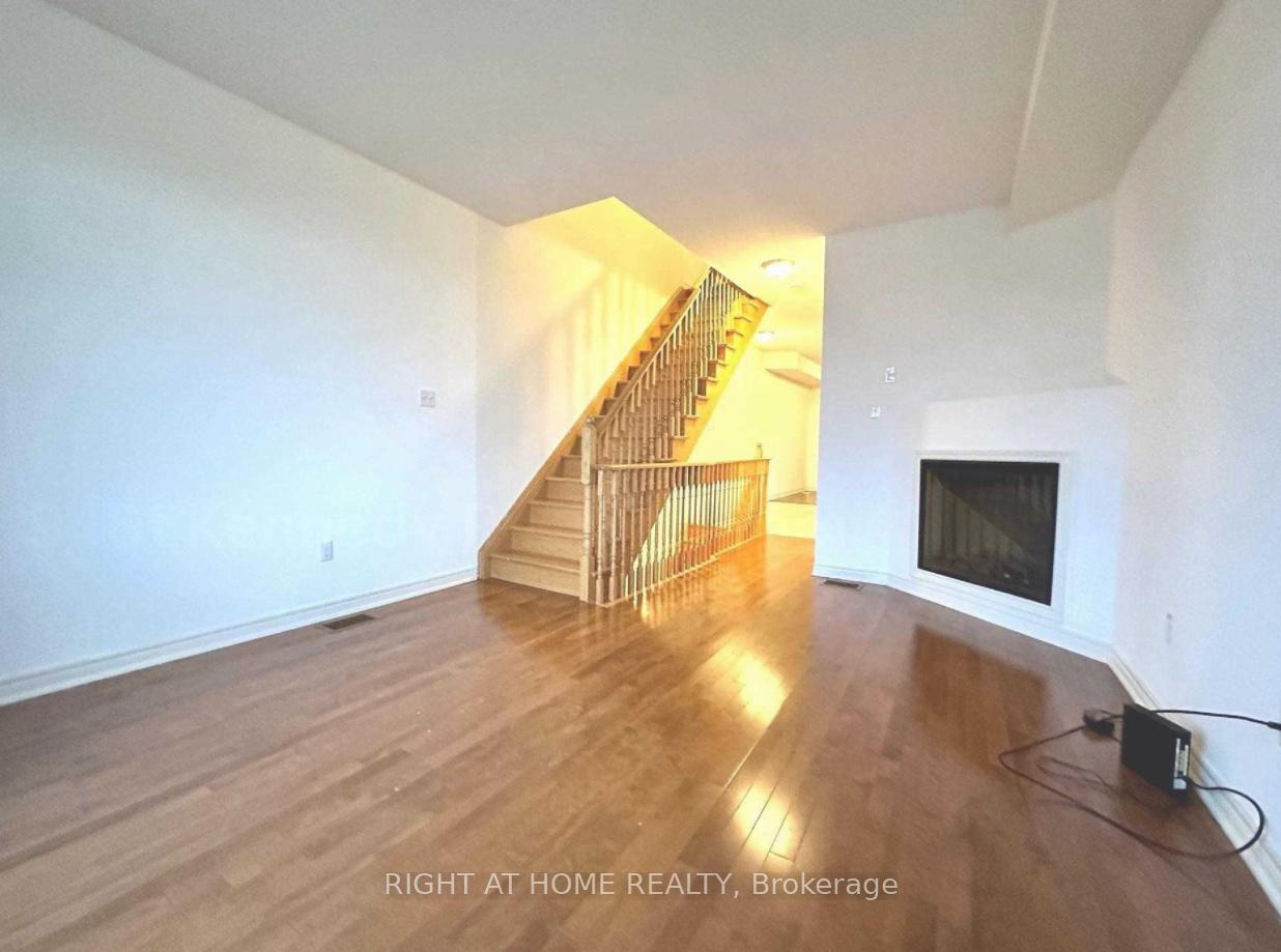 Photo 8 of 9461 Kennedy Road, Markham, Berczy — HOMEH