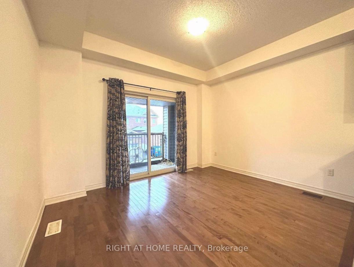 Photo 9 of 9461 Kennedy Road, Markham, Berczy — HOMEH