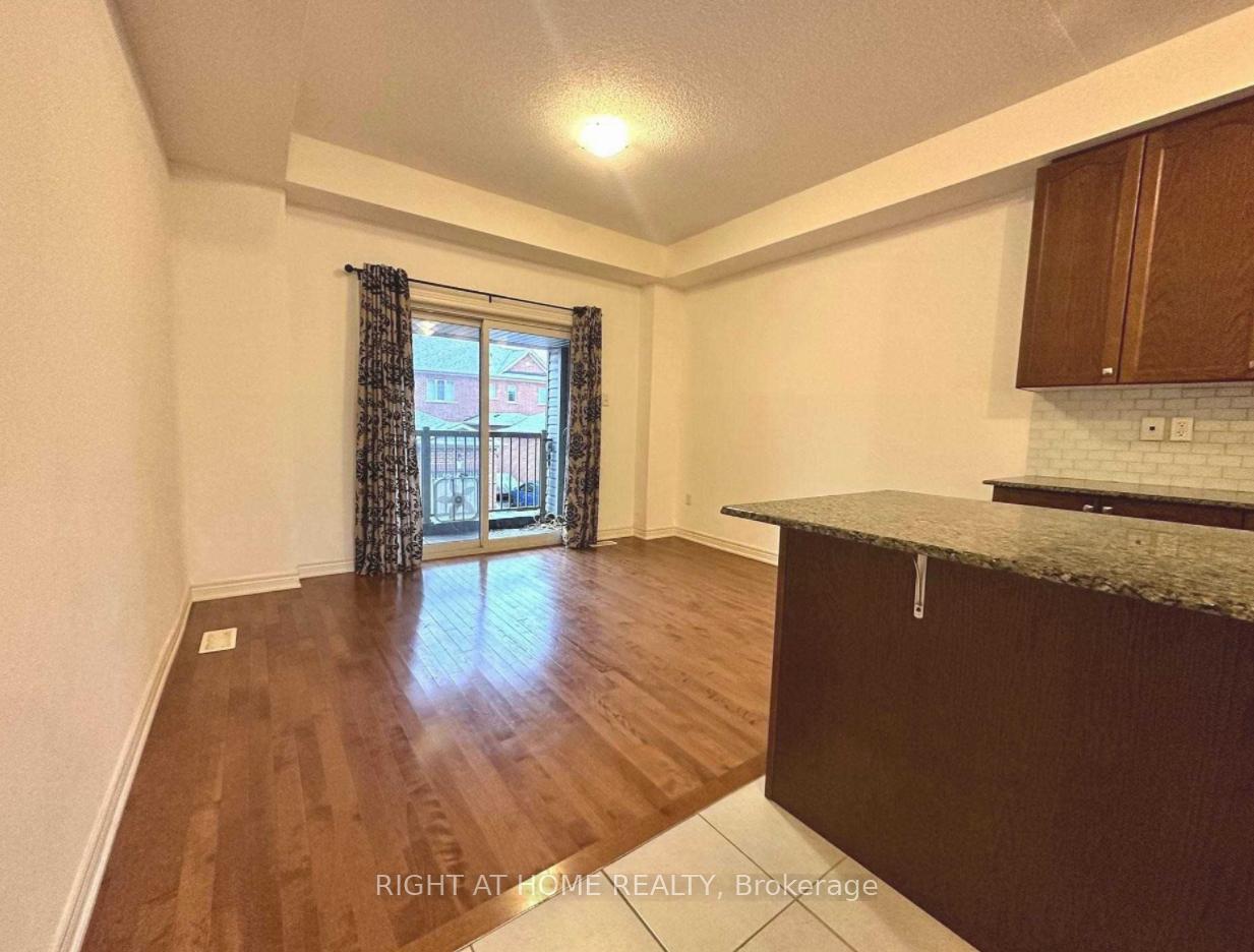 Photo 10 of 9461 Kennedy Road, Markham, Berczy — HOMEH