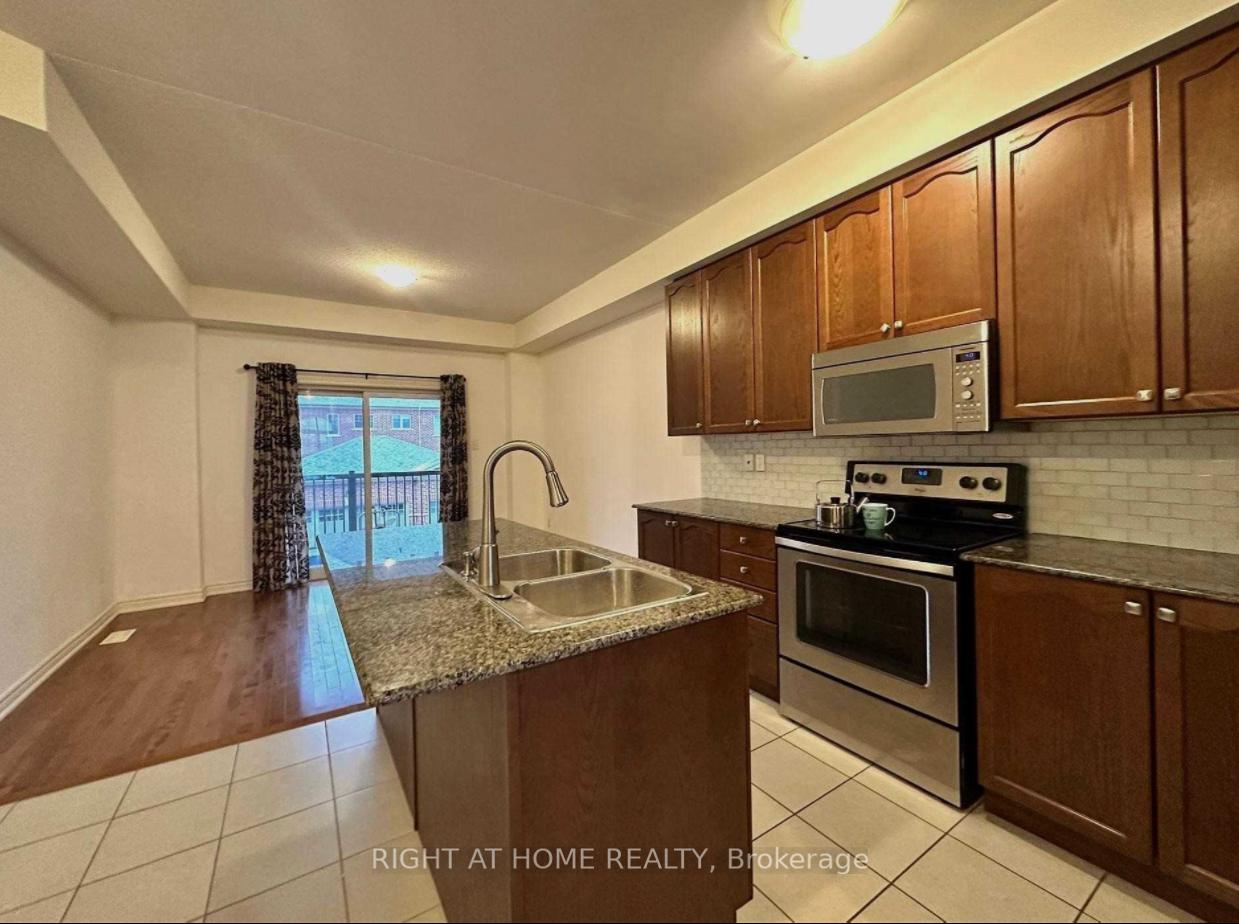 Photo 11 of 9461 Kennedy Road, Markham, Berczy — HOMEH